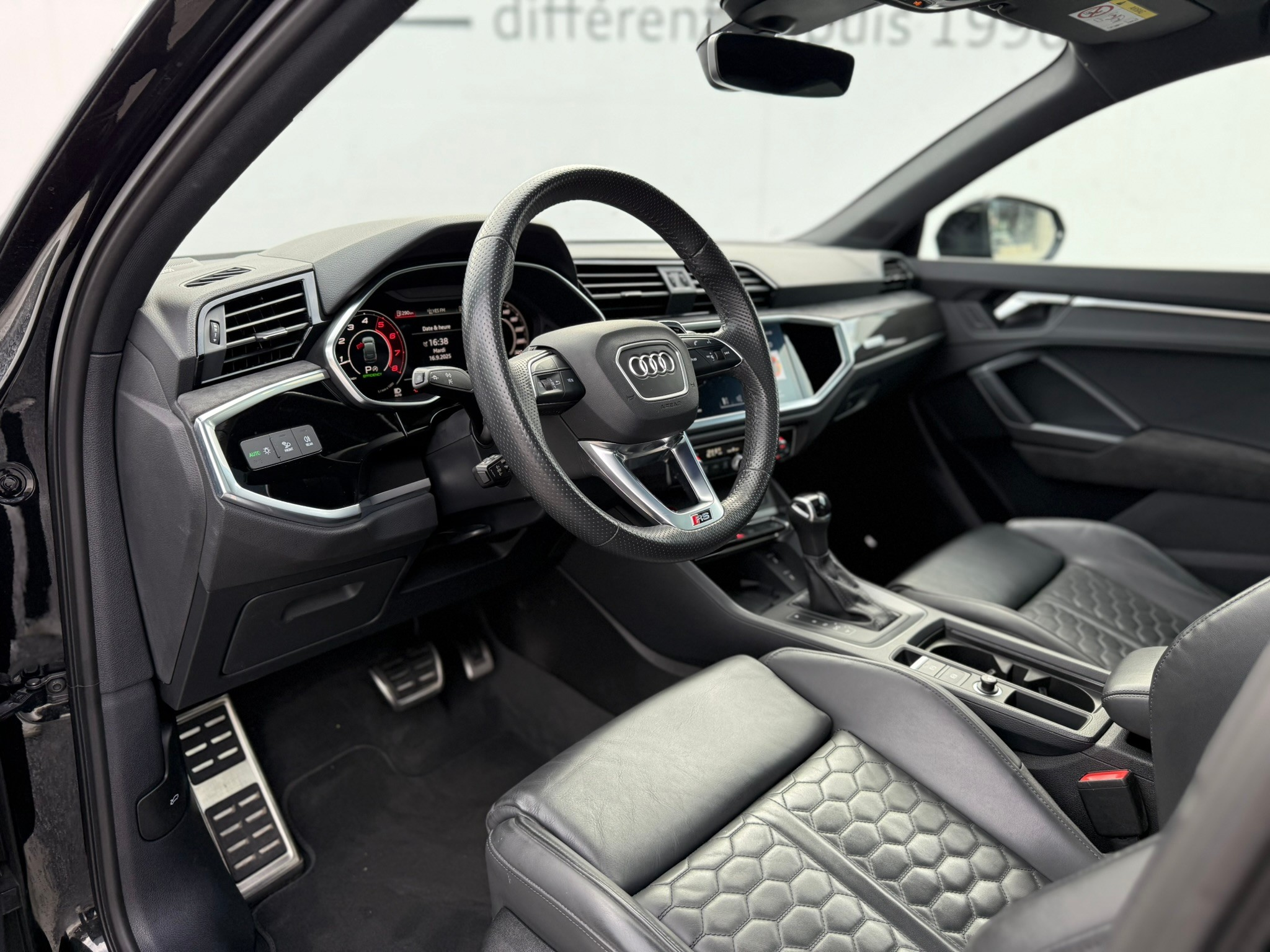 listing desktop thumbnail image 7