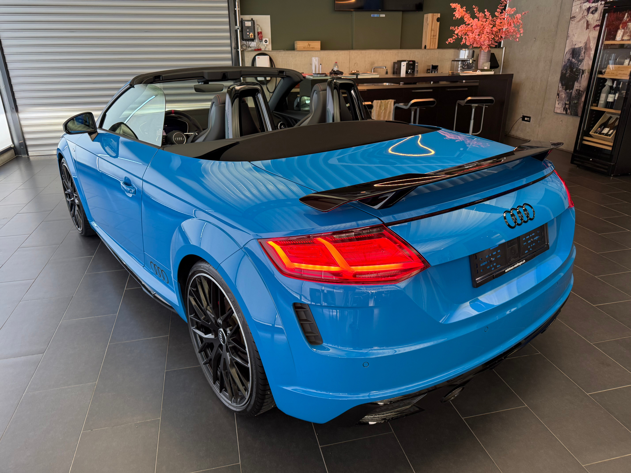 listing desktop thumbnail image 11