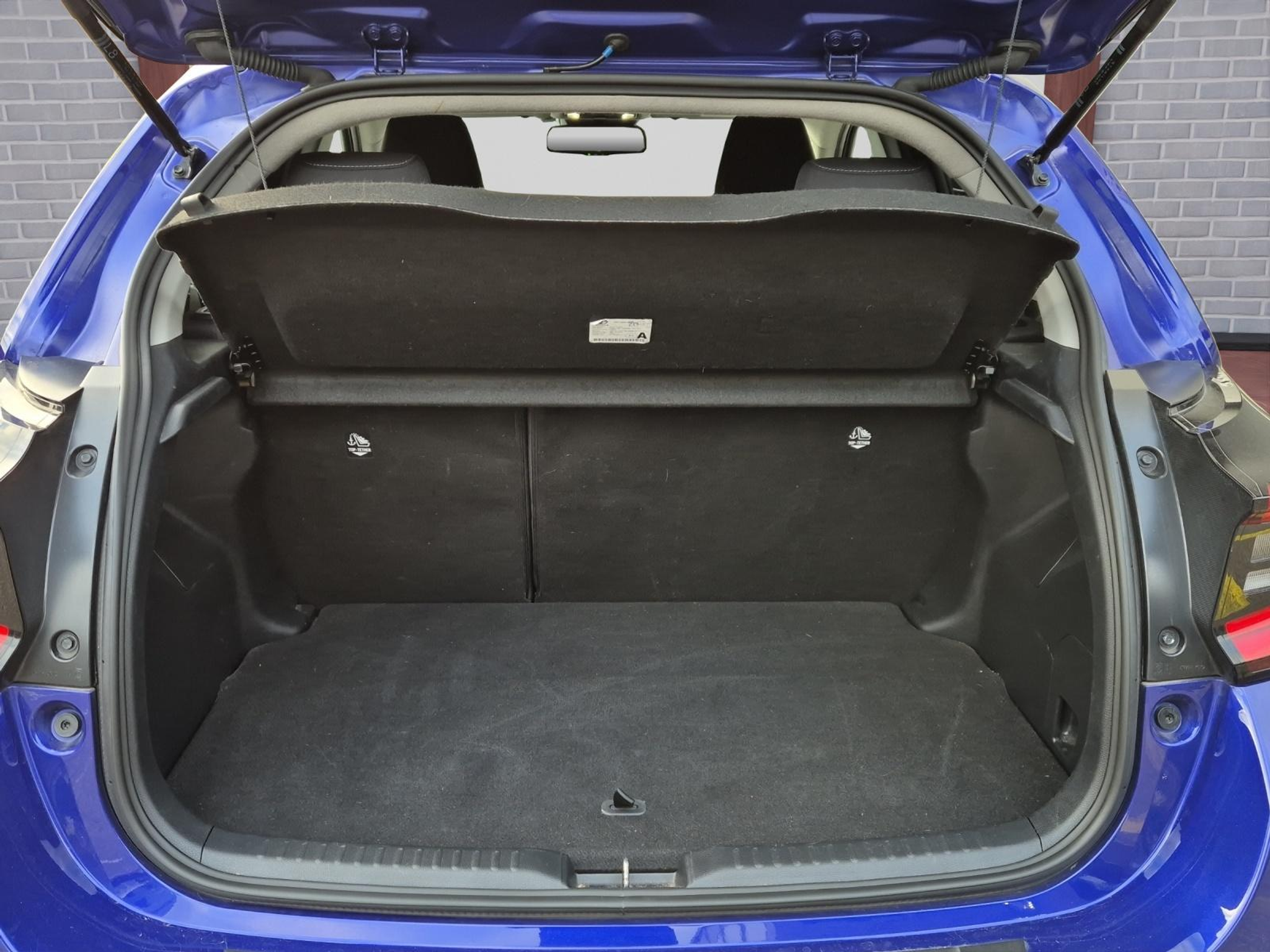 listing desktop thumbnail image 10