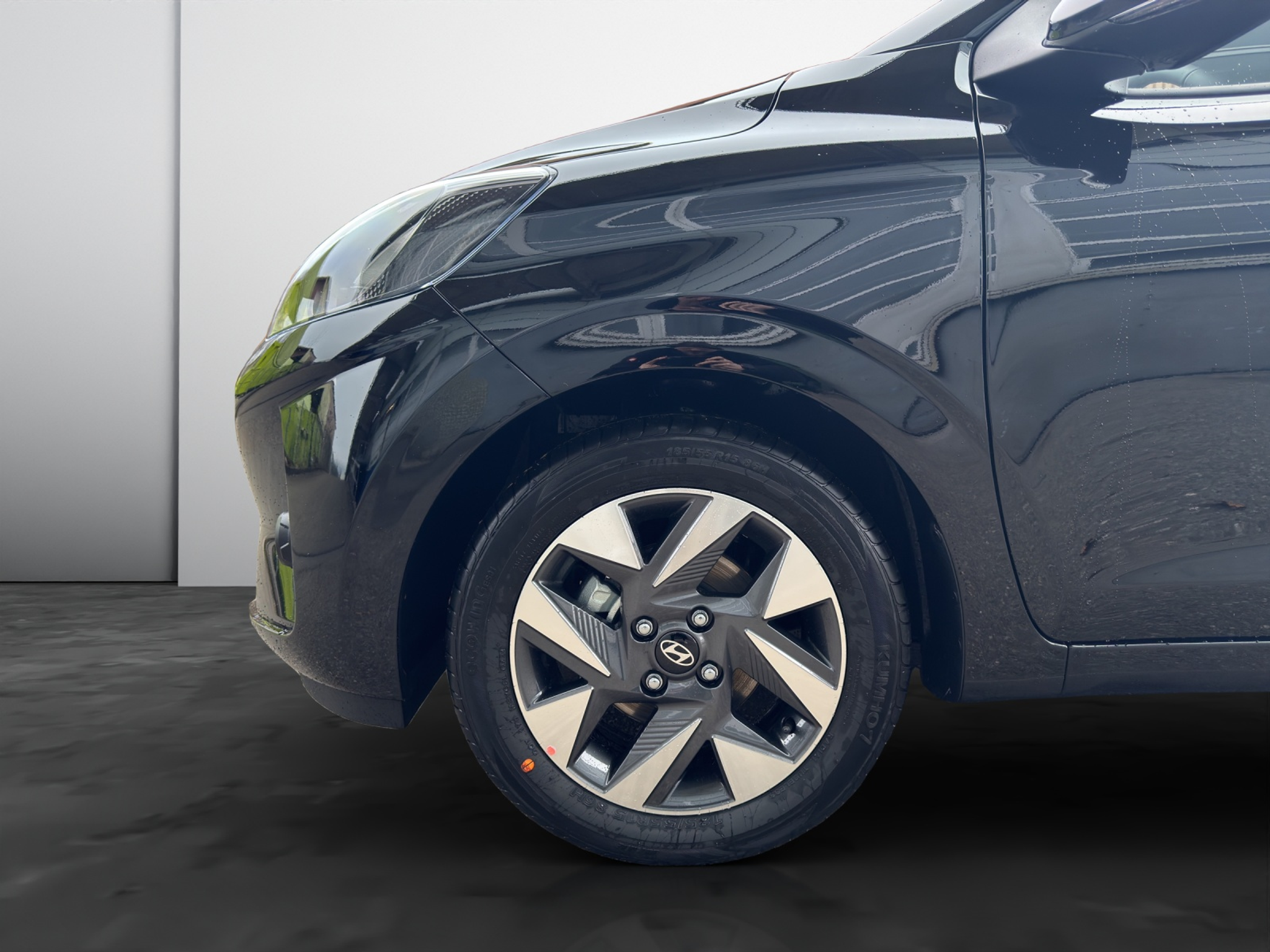 listing desktop thumbnail image 15