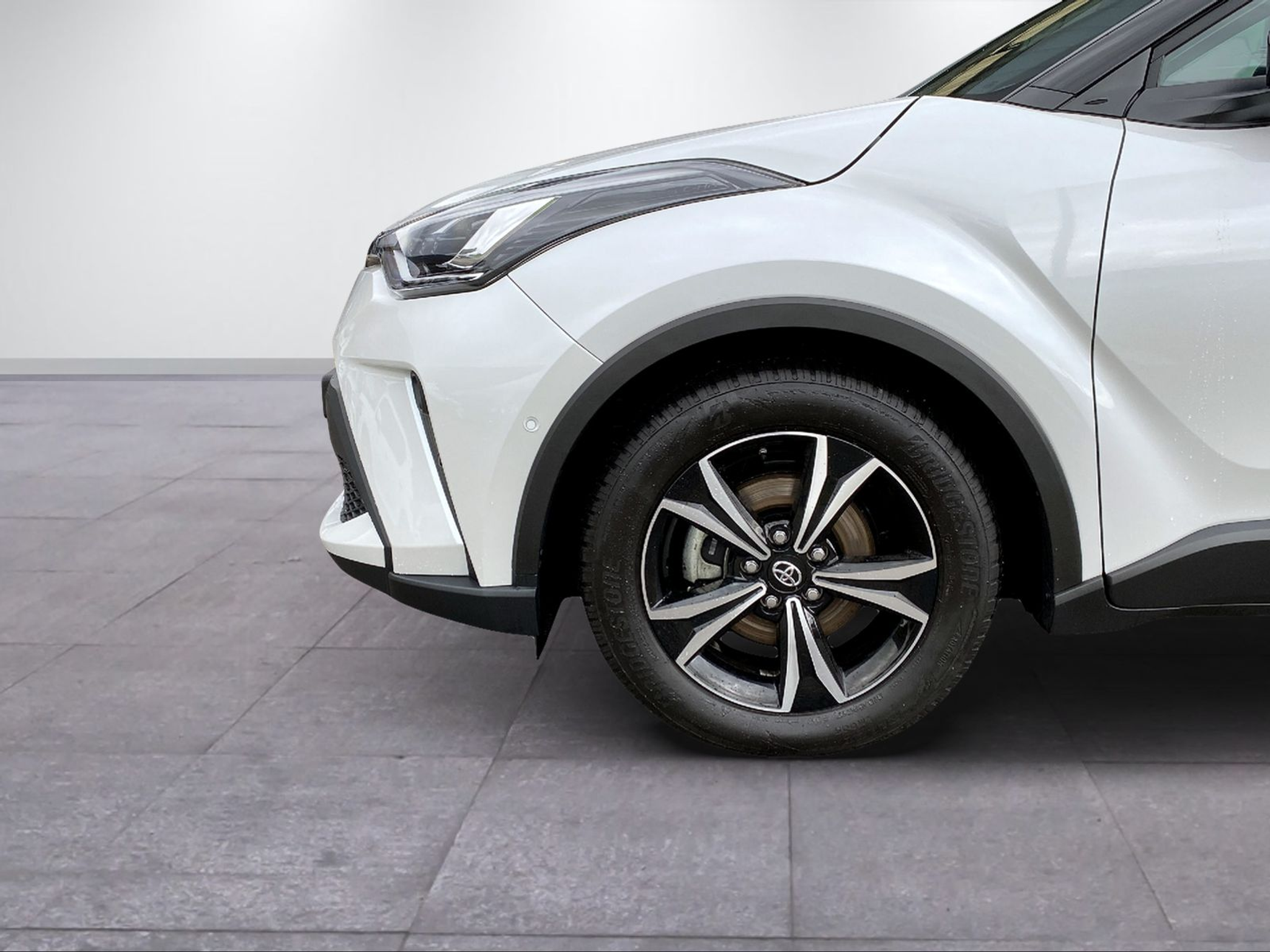 listing desktop thumbnail image 2