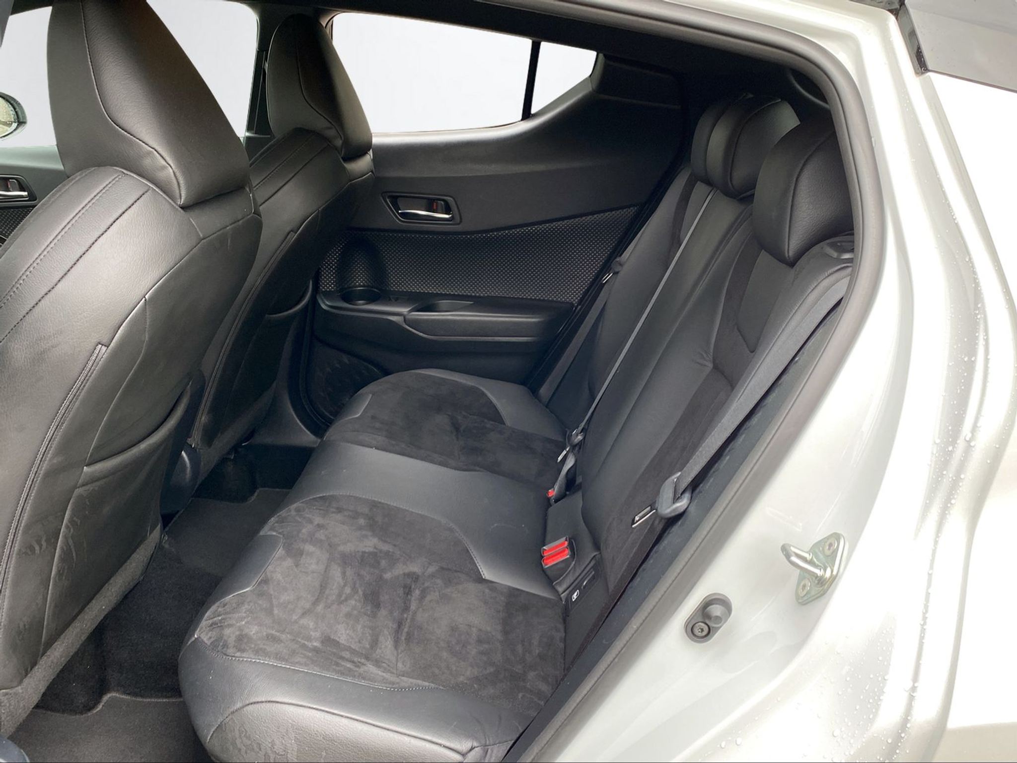 listing desktop thumbnail image 10