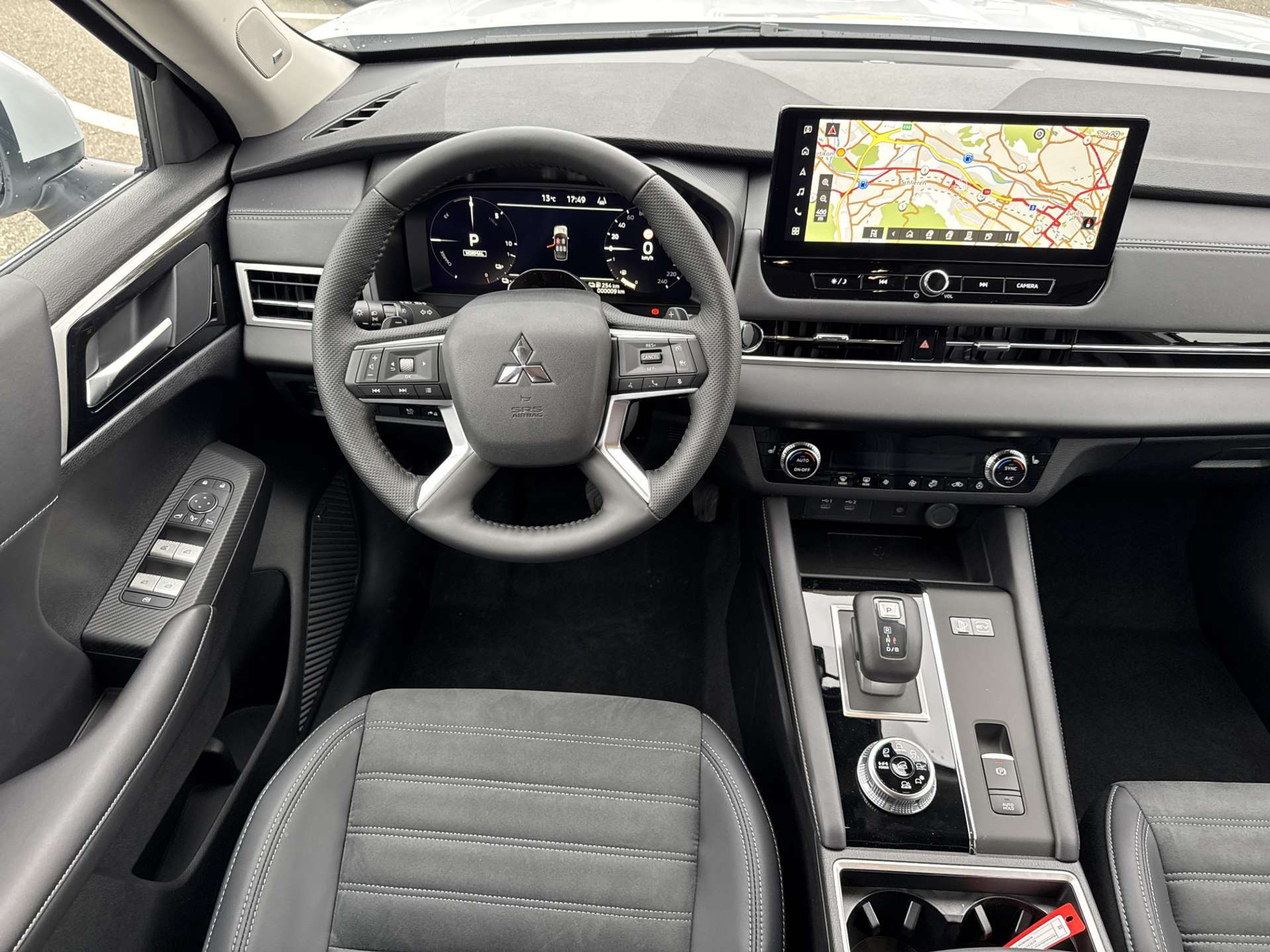 listing desktop thumbnail image 4