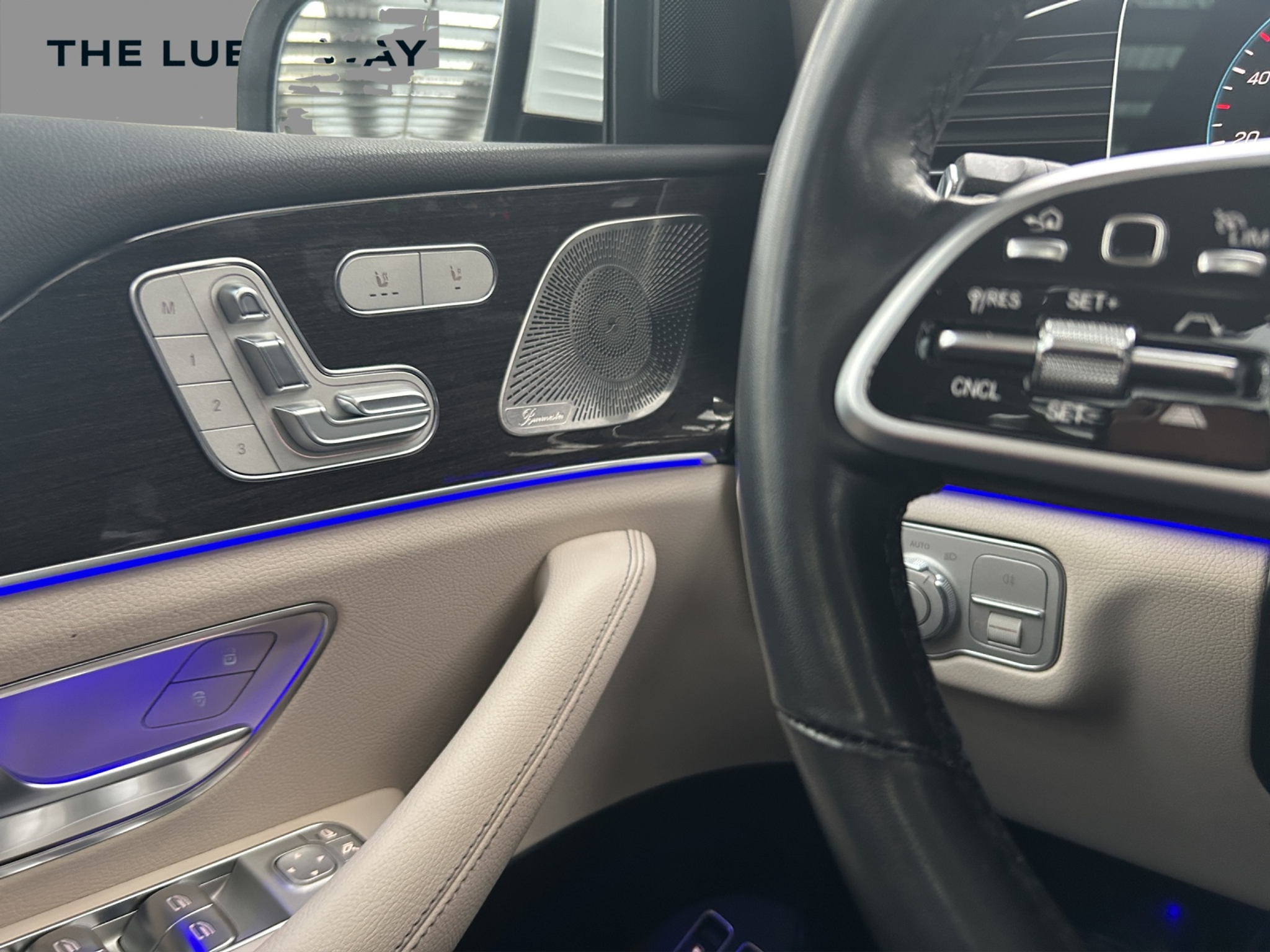 listing desktop thumbnail image 14