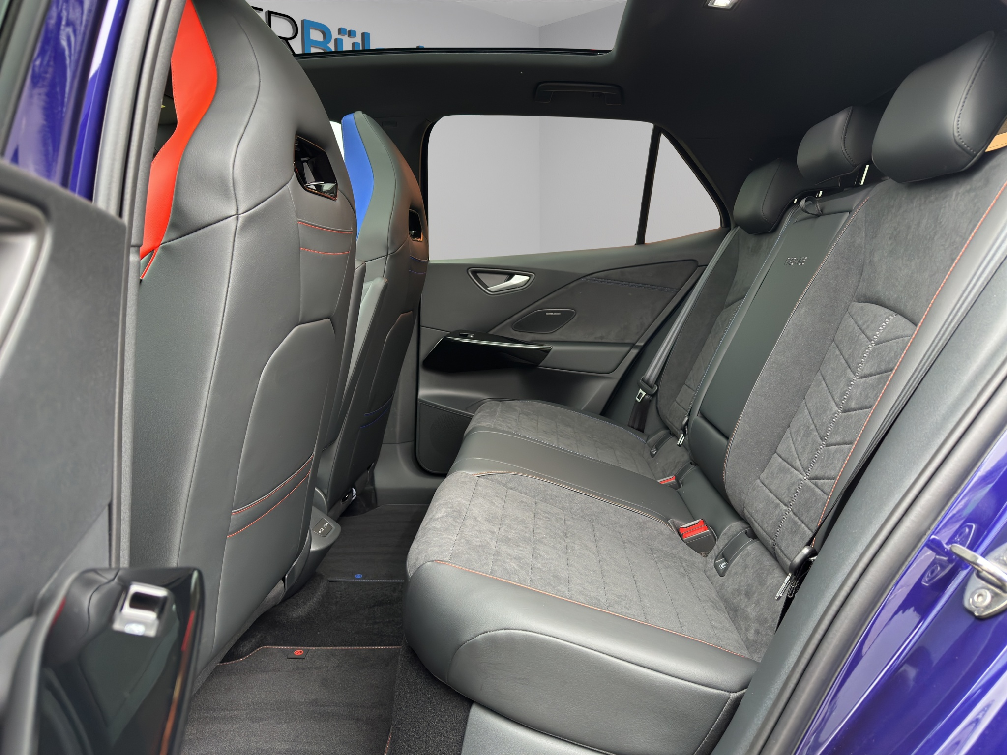 listing desktop thumbnail image 10