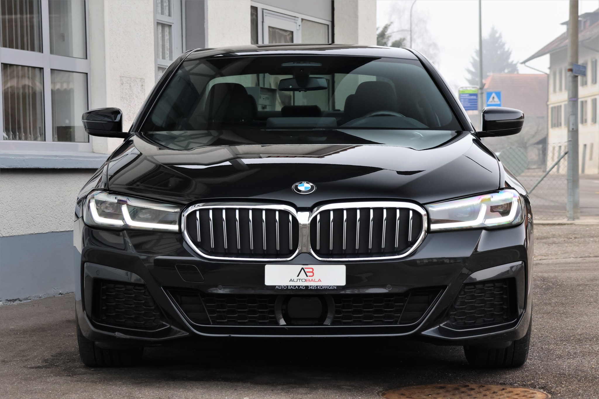 listing desktop thumbnail image 1