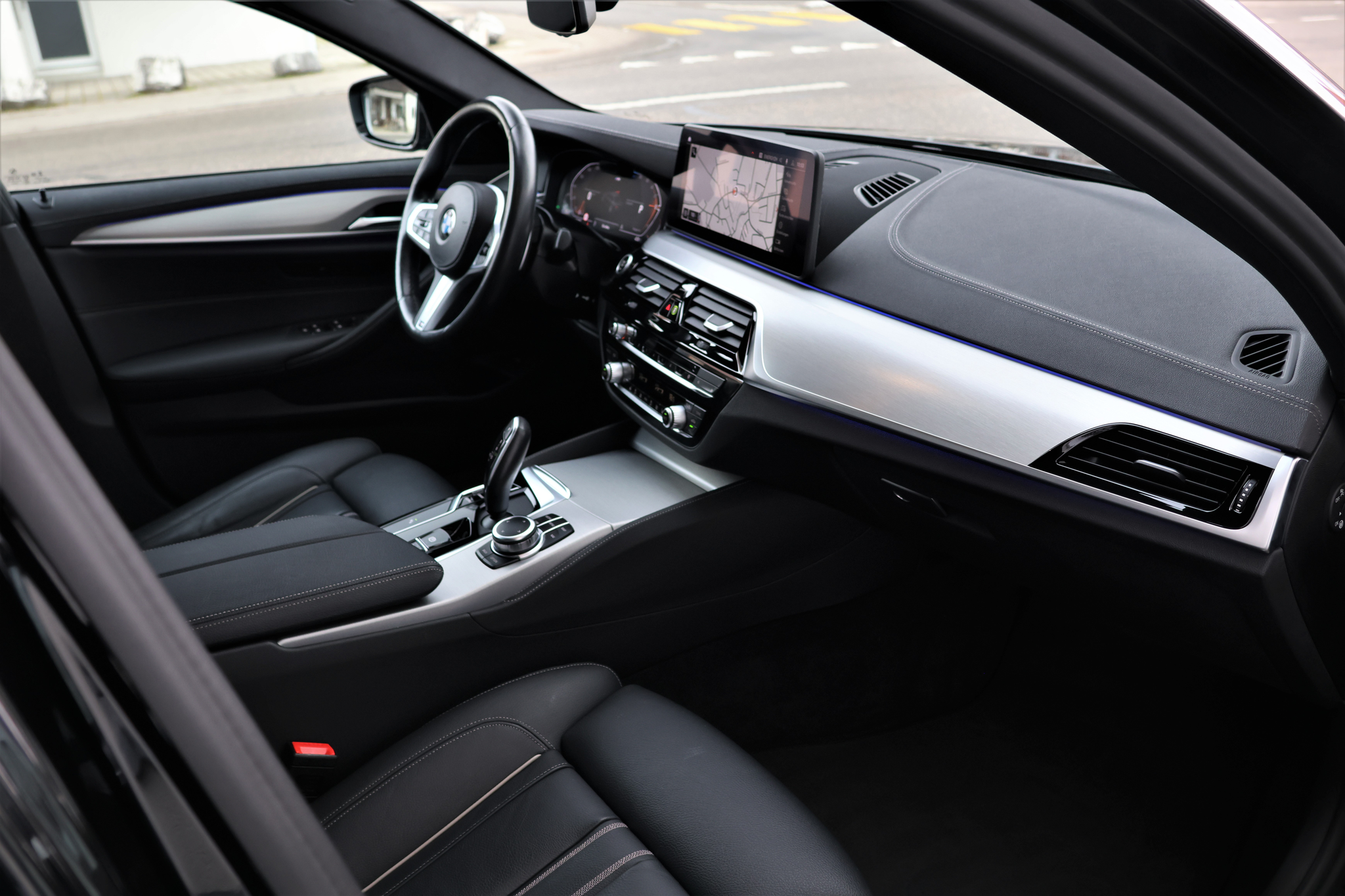 listing desktop thumbnail image 17