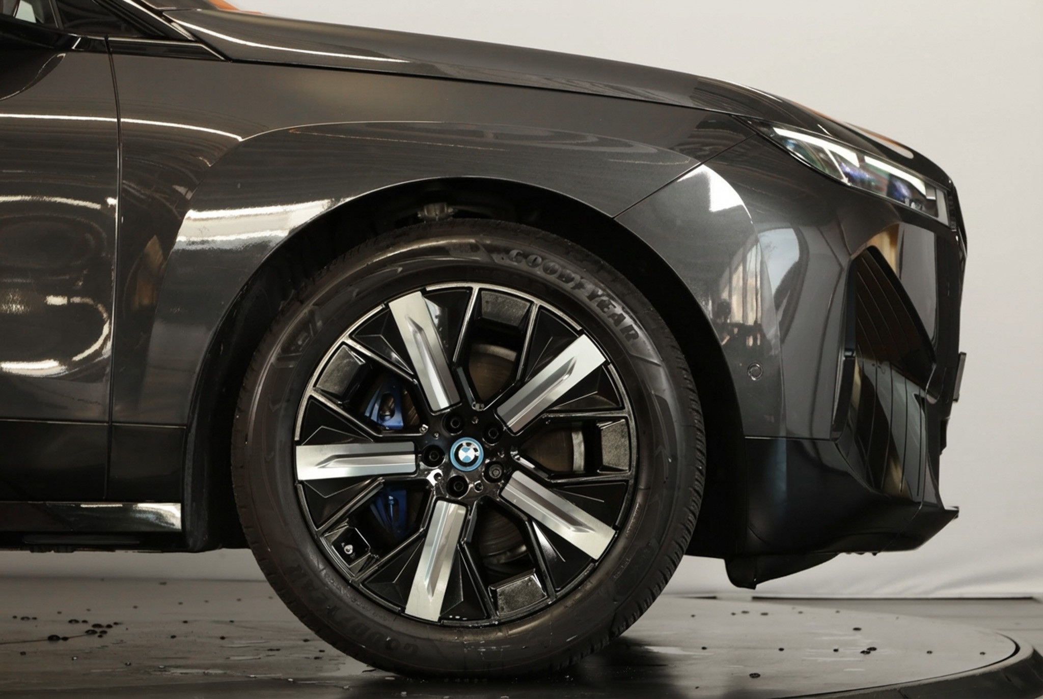 listing desktop thumbnail image 3