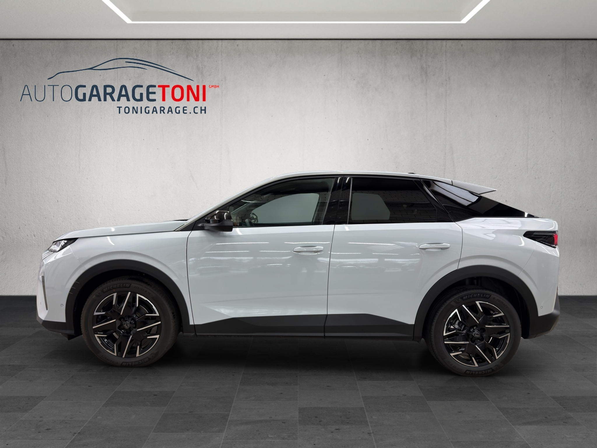 listing desktop thumbnail image 3