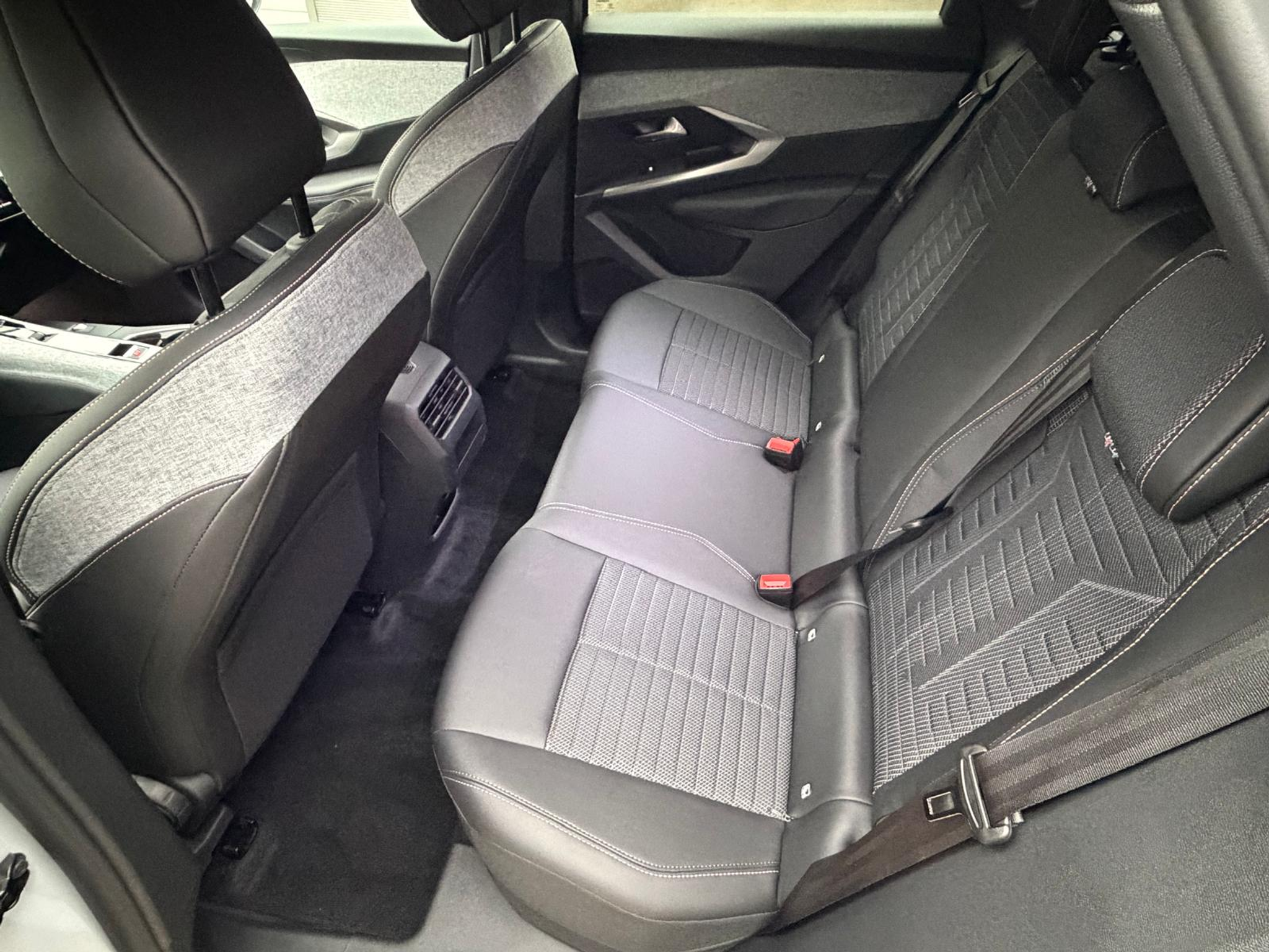 listing desktop thumbnail image 14