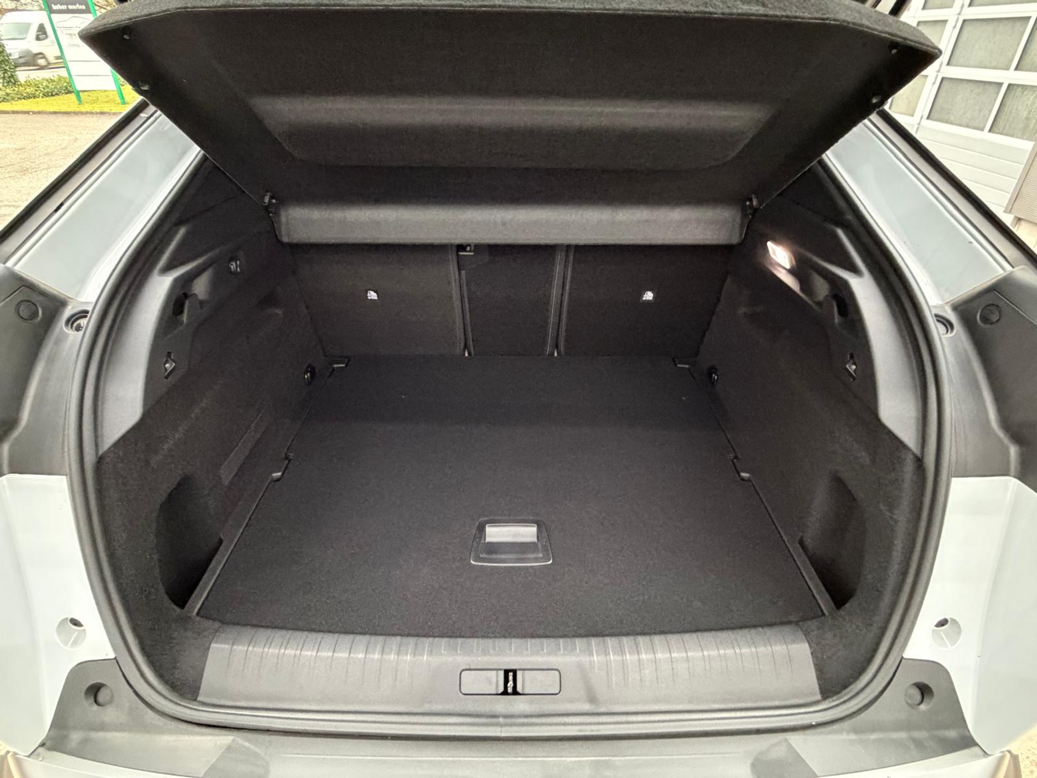 listing desktop thumbnail image 16