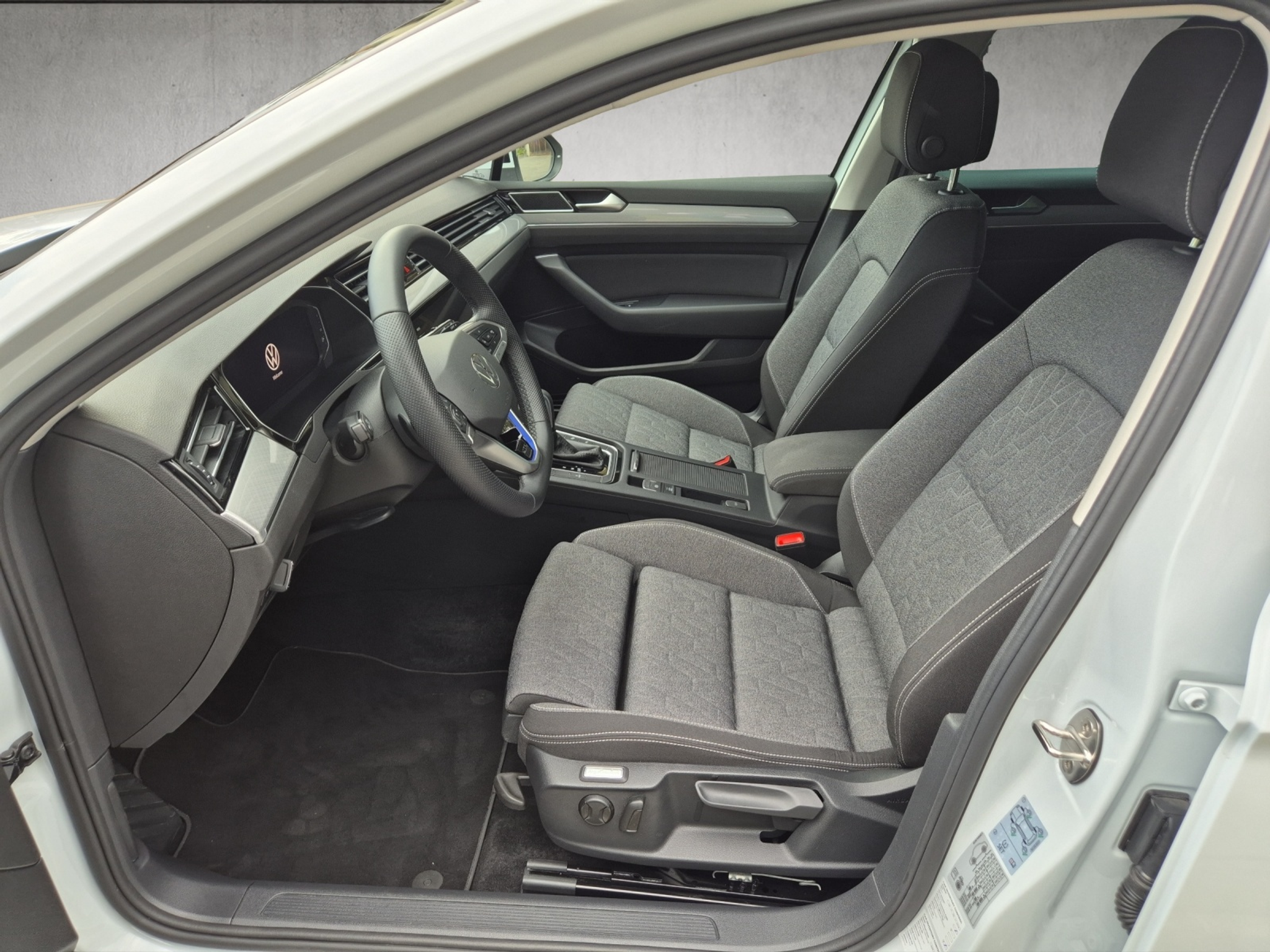 listing desktop thumbnail image 8