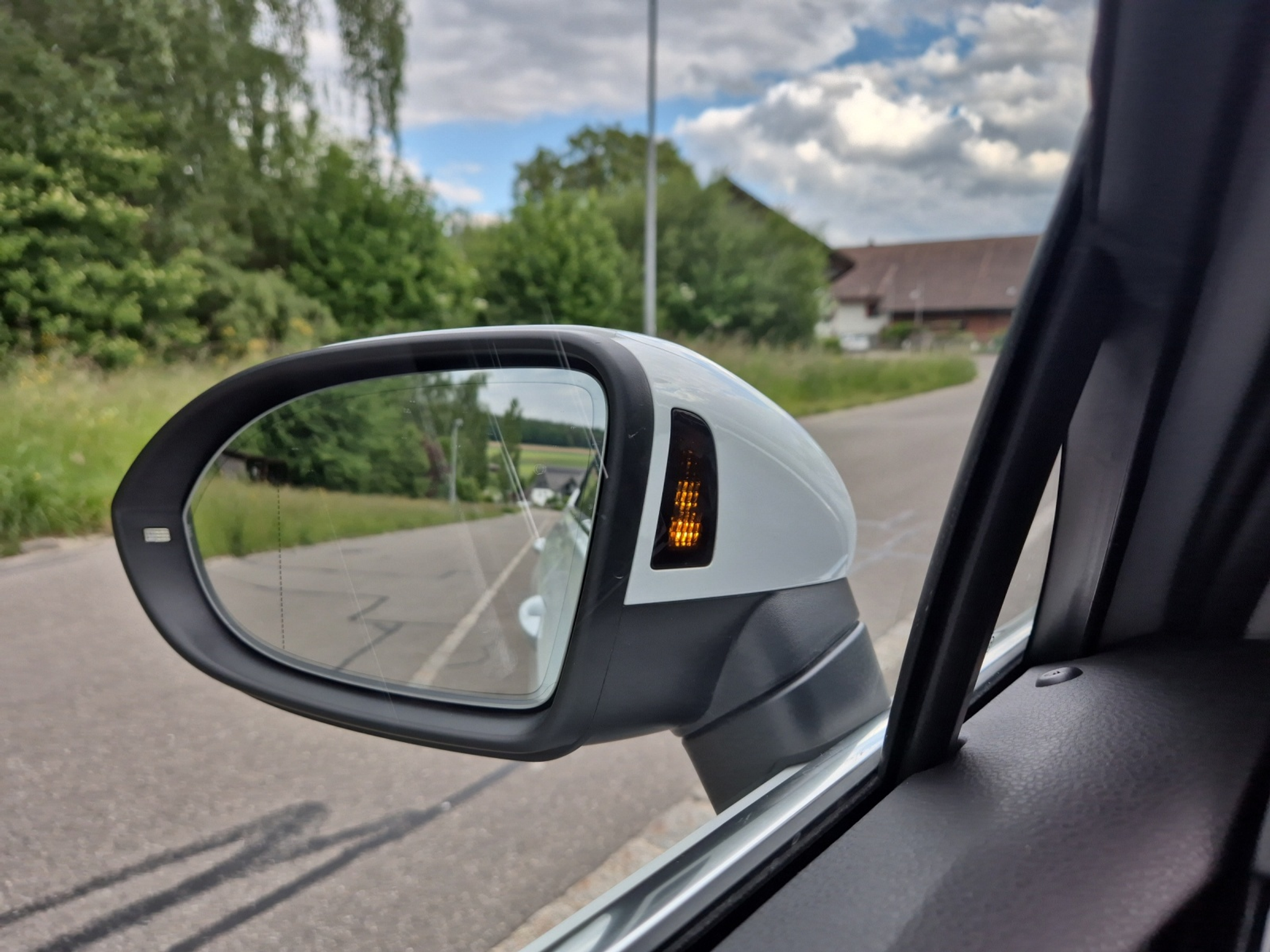 listing desktop thumbnail image 21