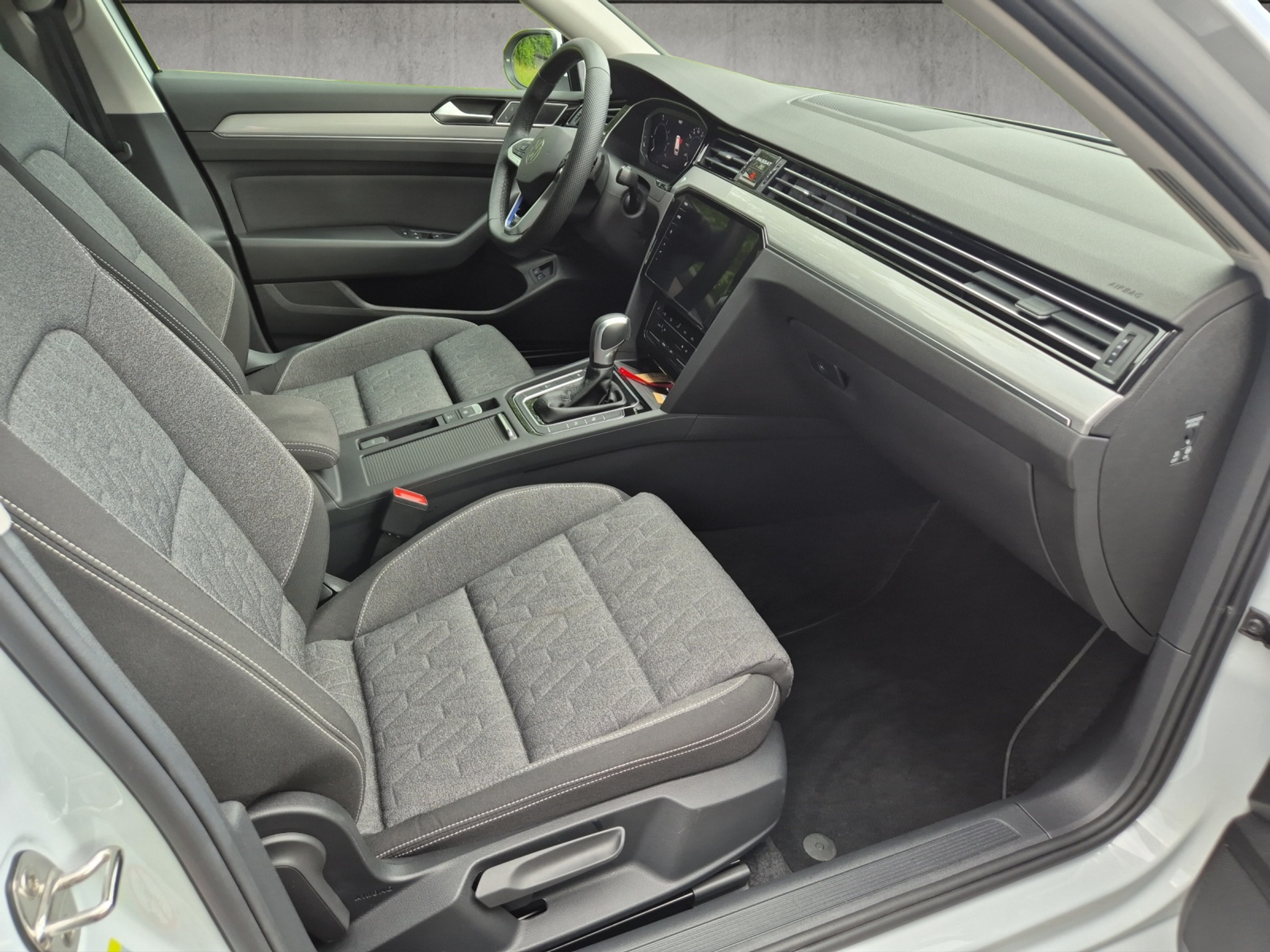 listing desktop thumbnail image 18