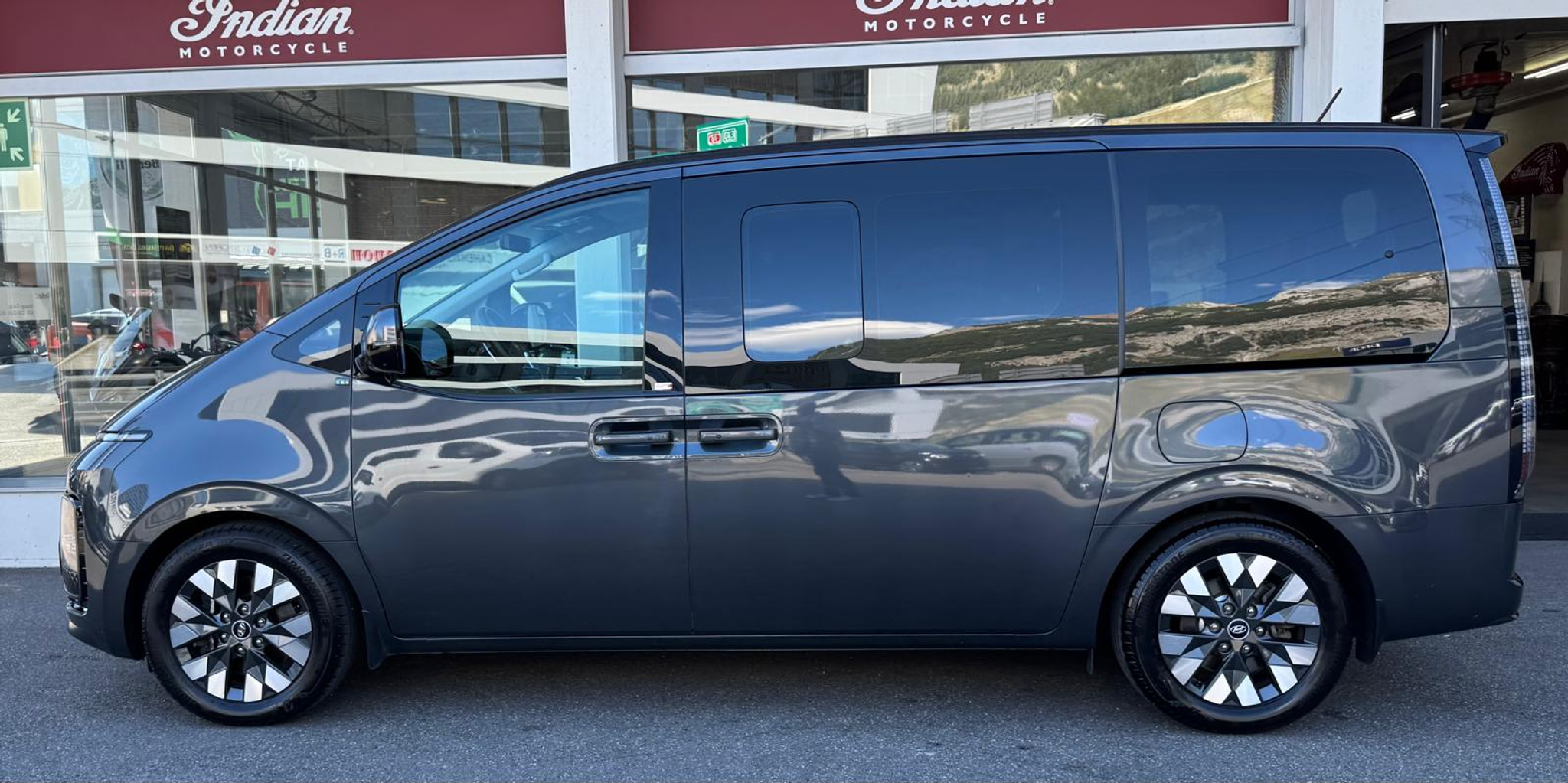 listing desktop thumbnail image 4