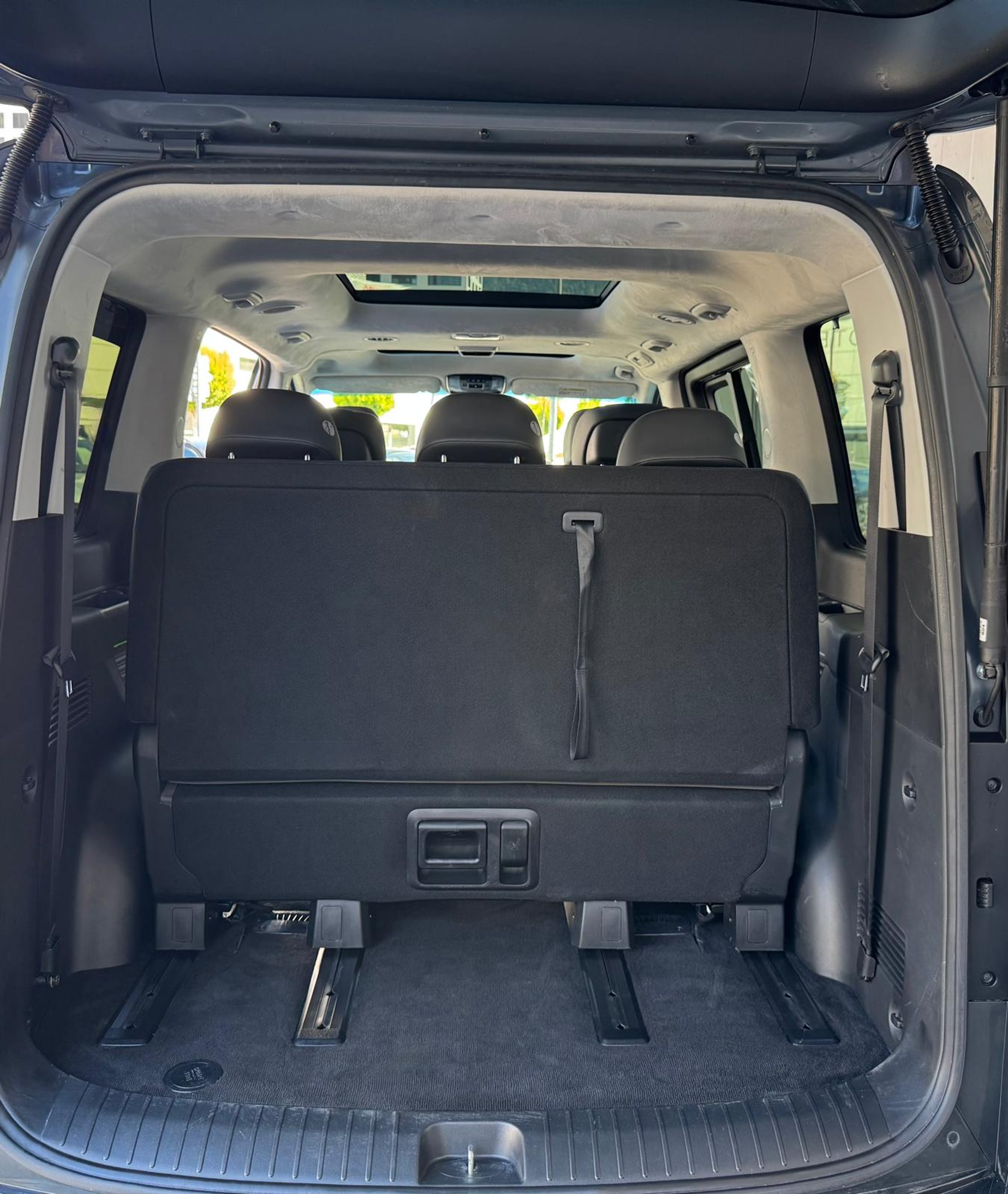 listing desktop thumbnail image 17