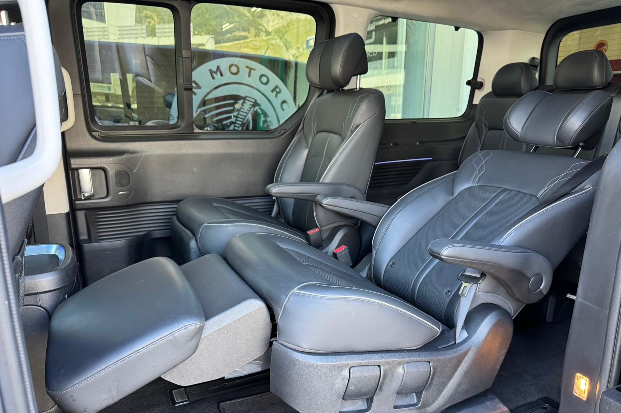 listing desktop thumbnail image 13