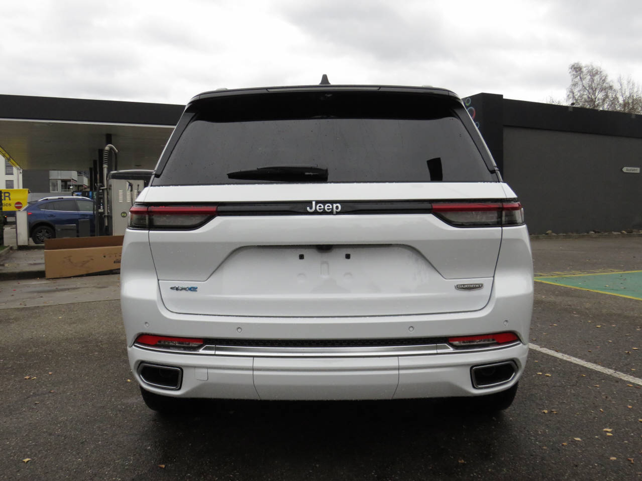 listing desktop thumbnail image 3