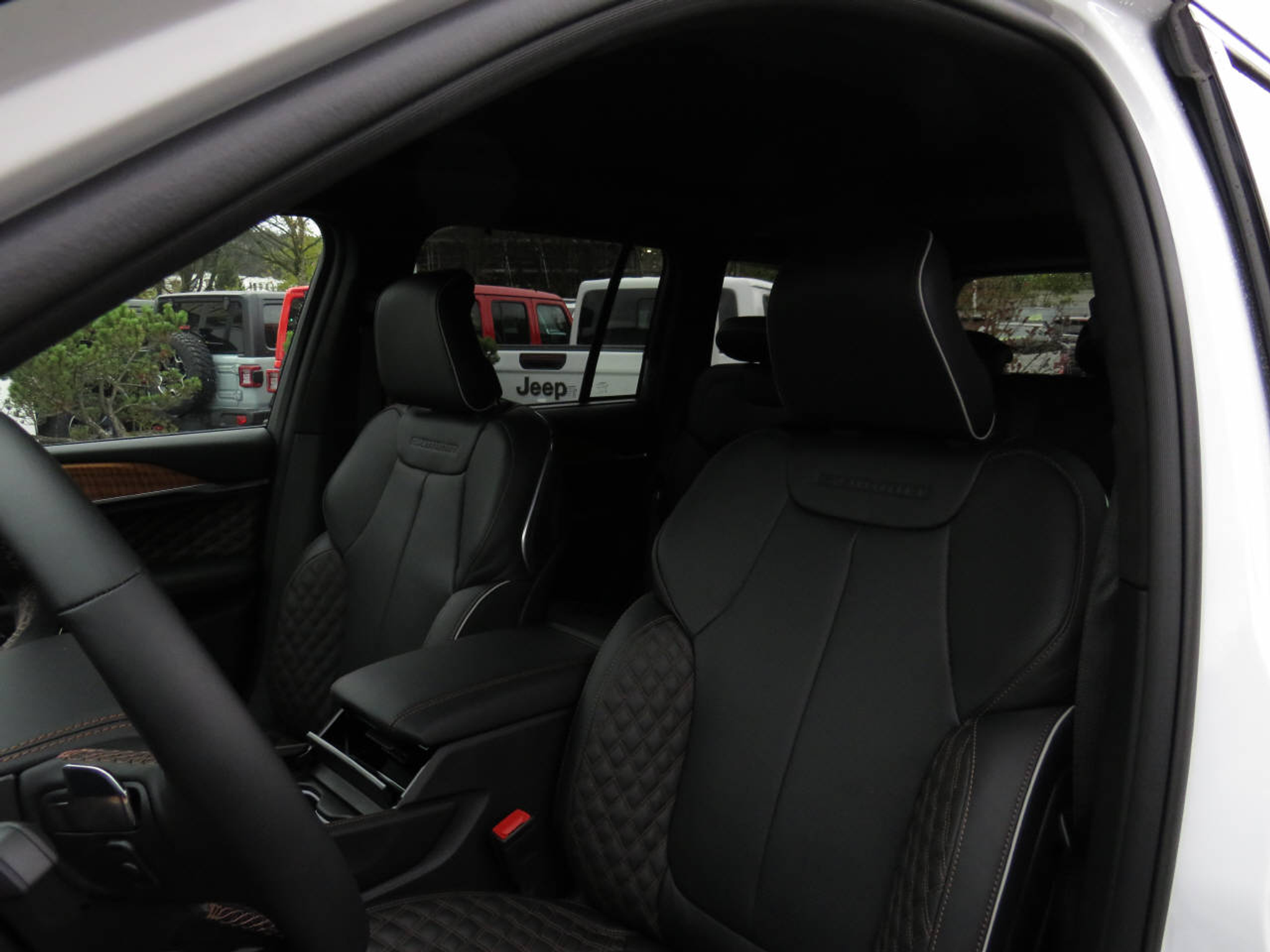 listing desktop thumbnail image 9