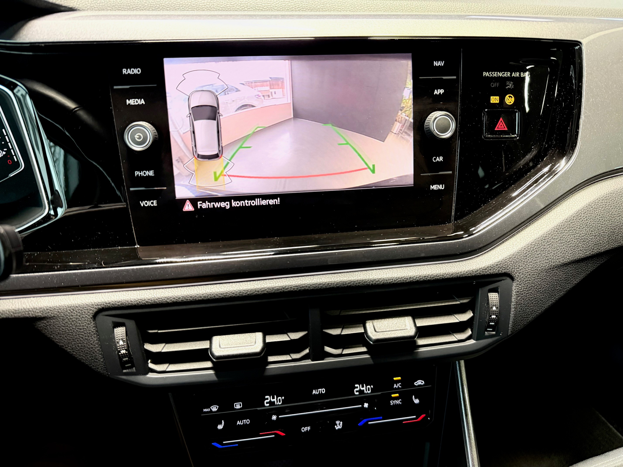 listing desktop thumbnail image 14