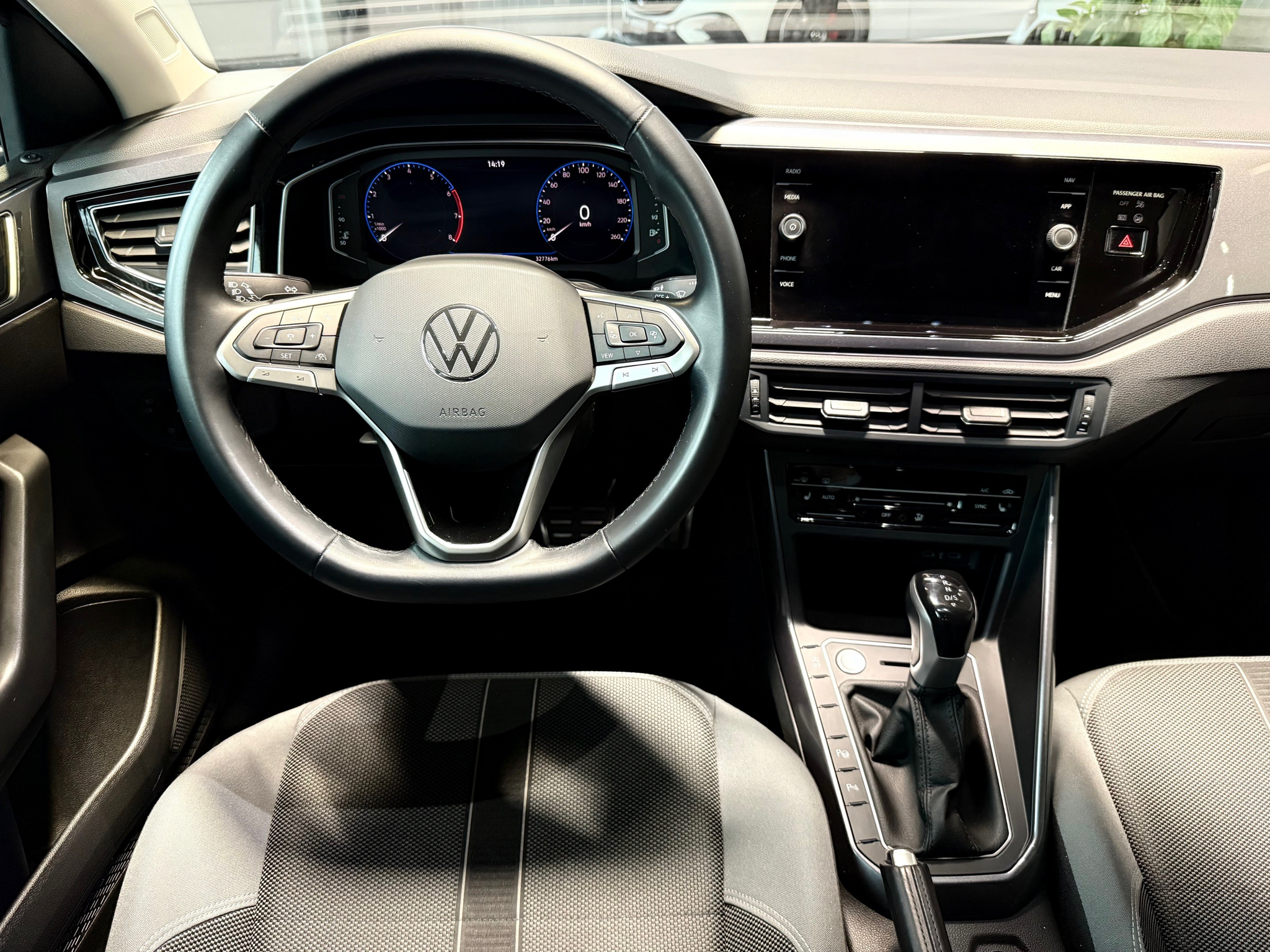 listing desktop thumbnail image 12