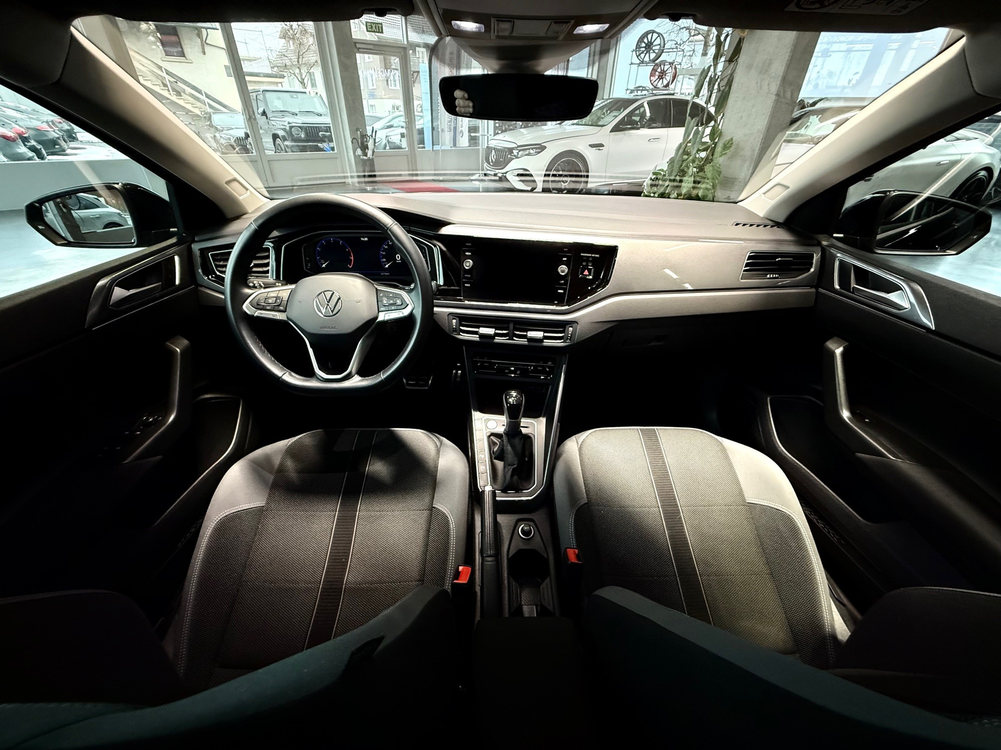 listing desktop thumbnail image 13