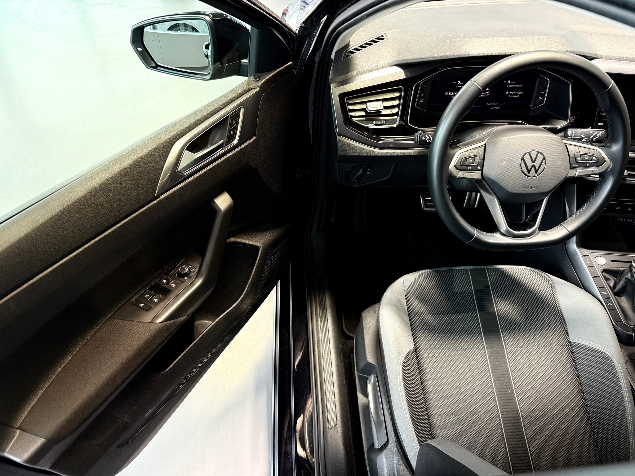 listing desktop thumbnail image 9