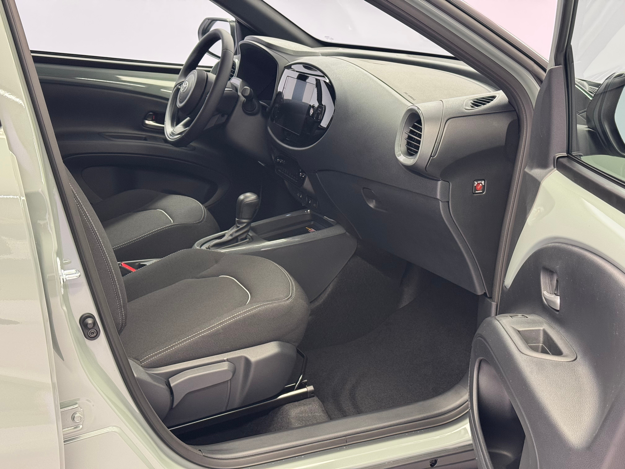 listing desktop thumbnail image 7