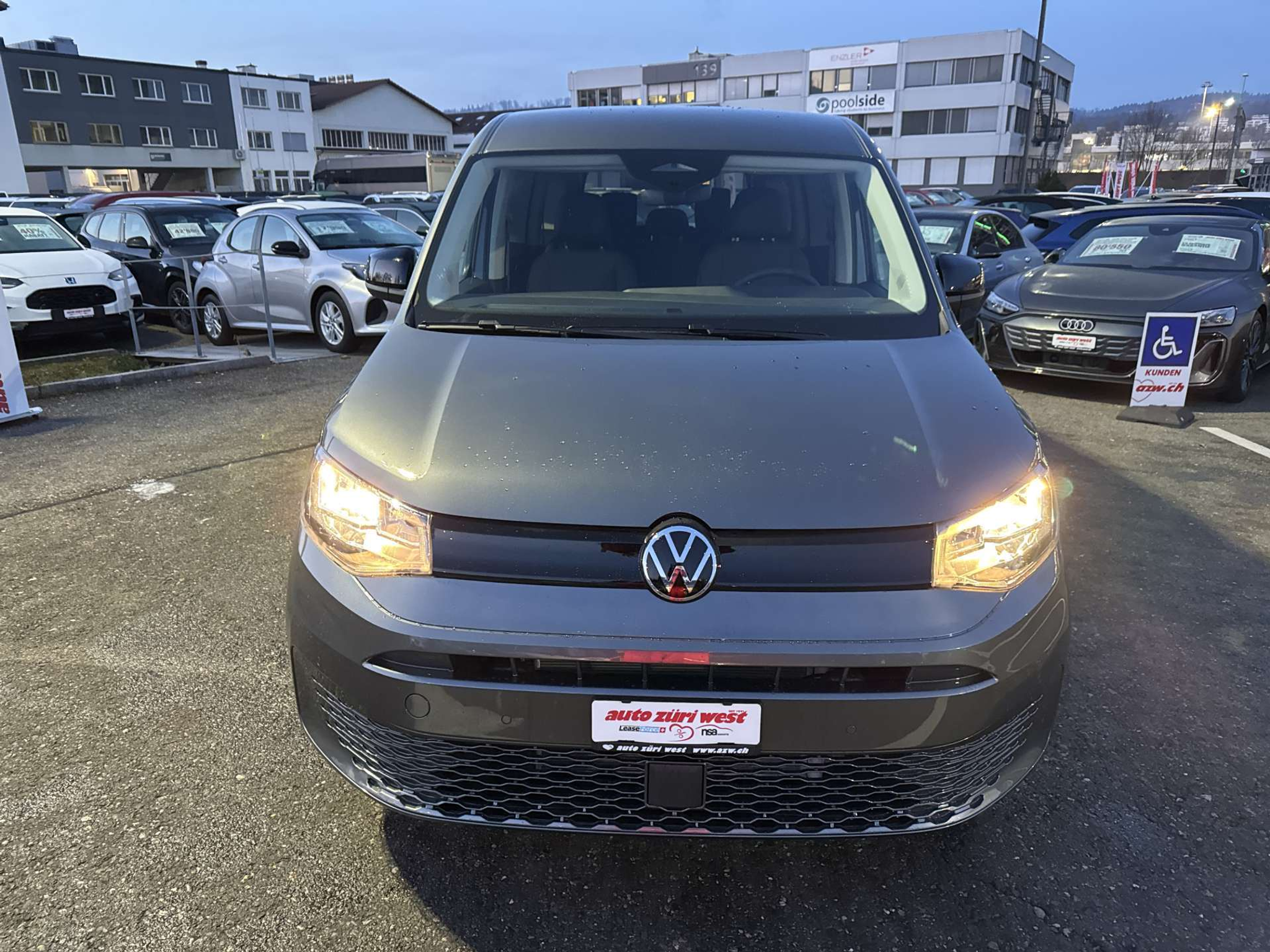 listing desktop thumbnail image 13