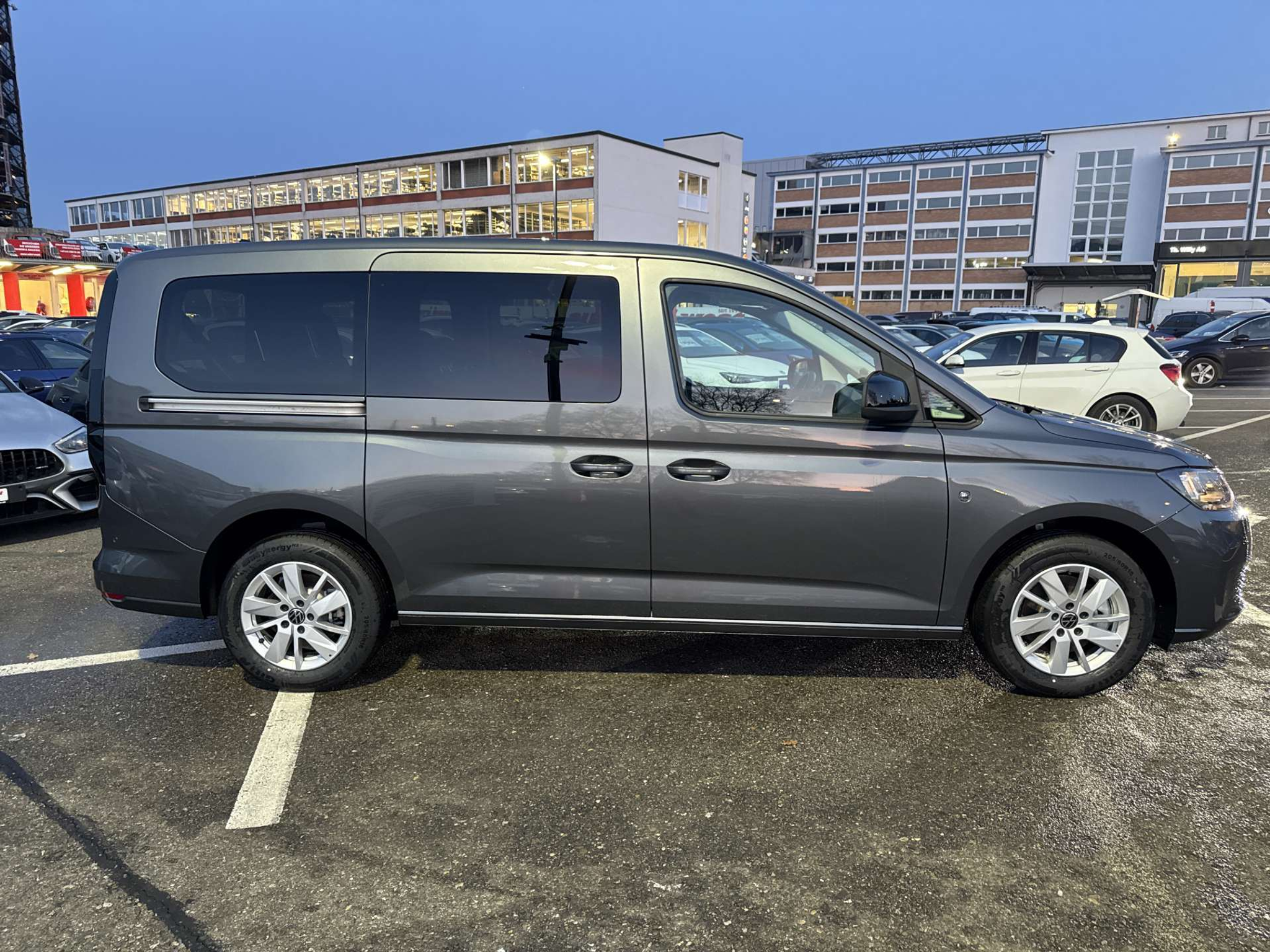 listing desktop thumbnail image 10