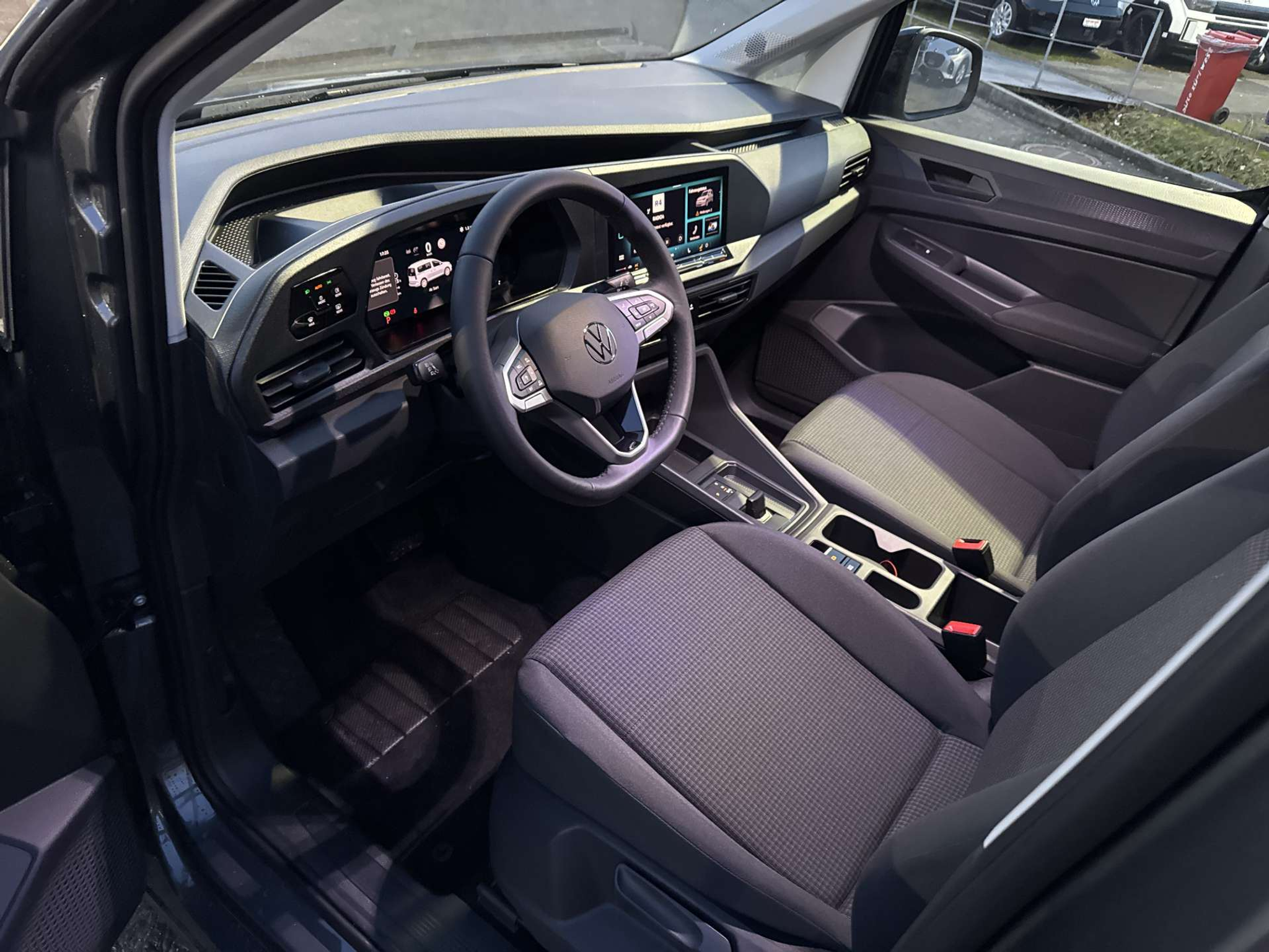 listing desktop thumbnail image 5