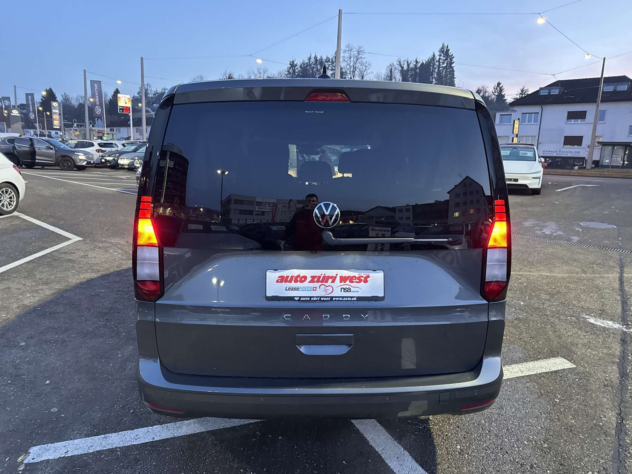 listing desktop thumbnail image 14