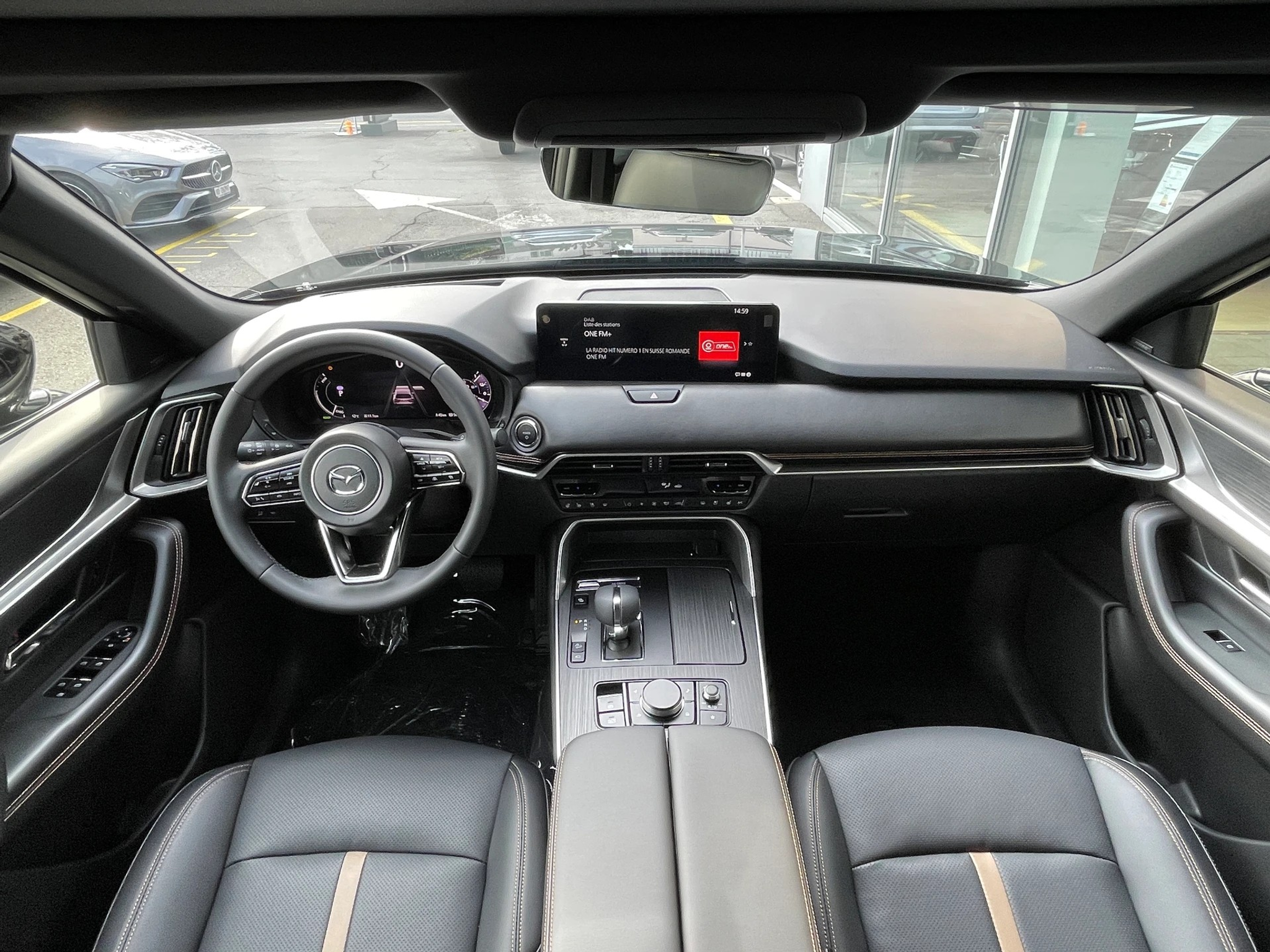 listing desktop thumbnail image 11