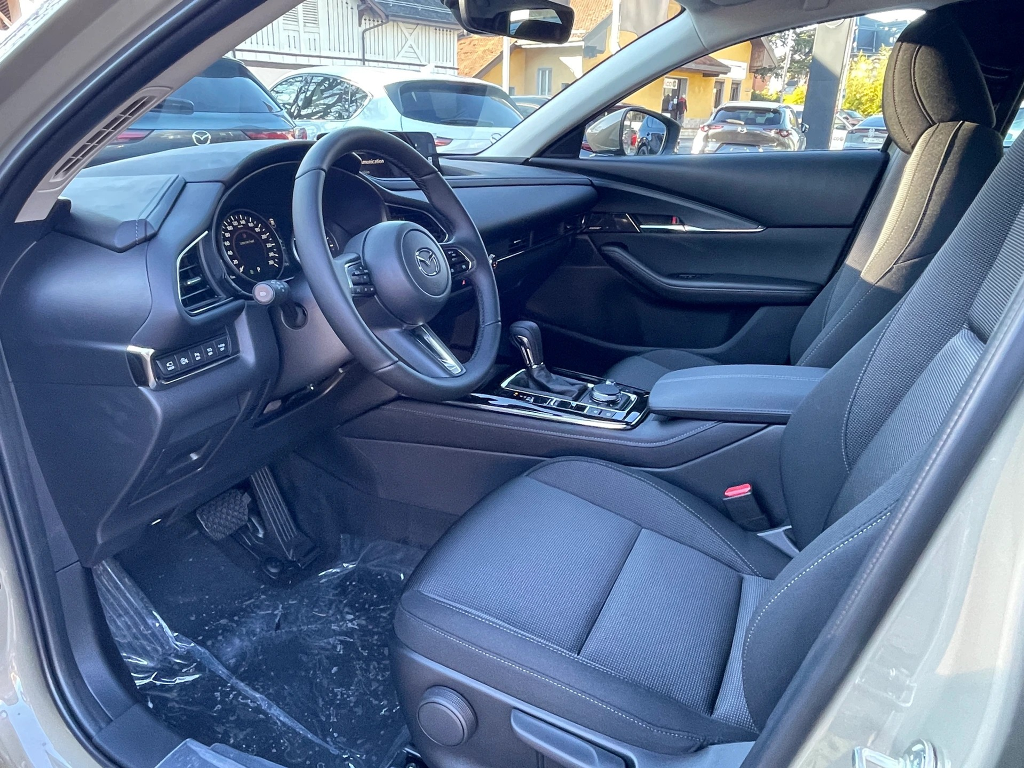 listing desktop thumbnail image 5