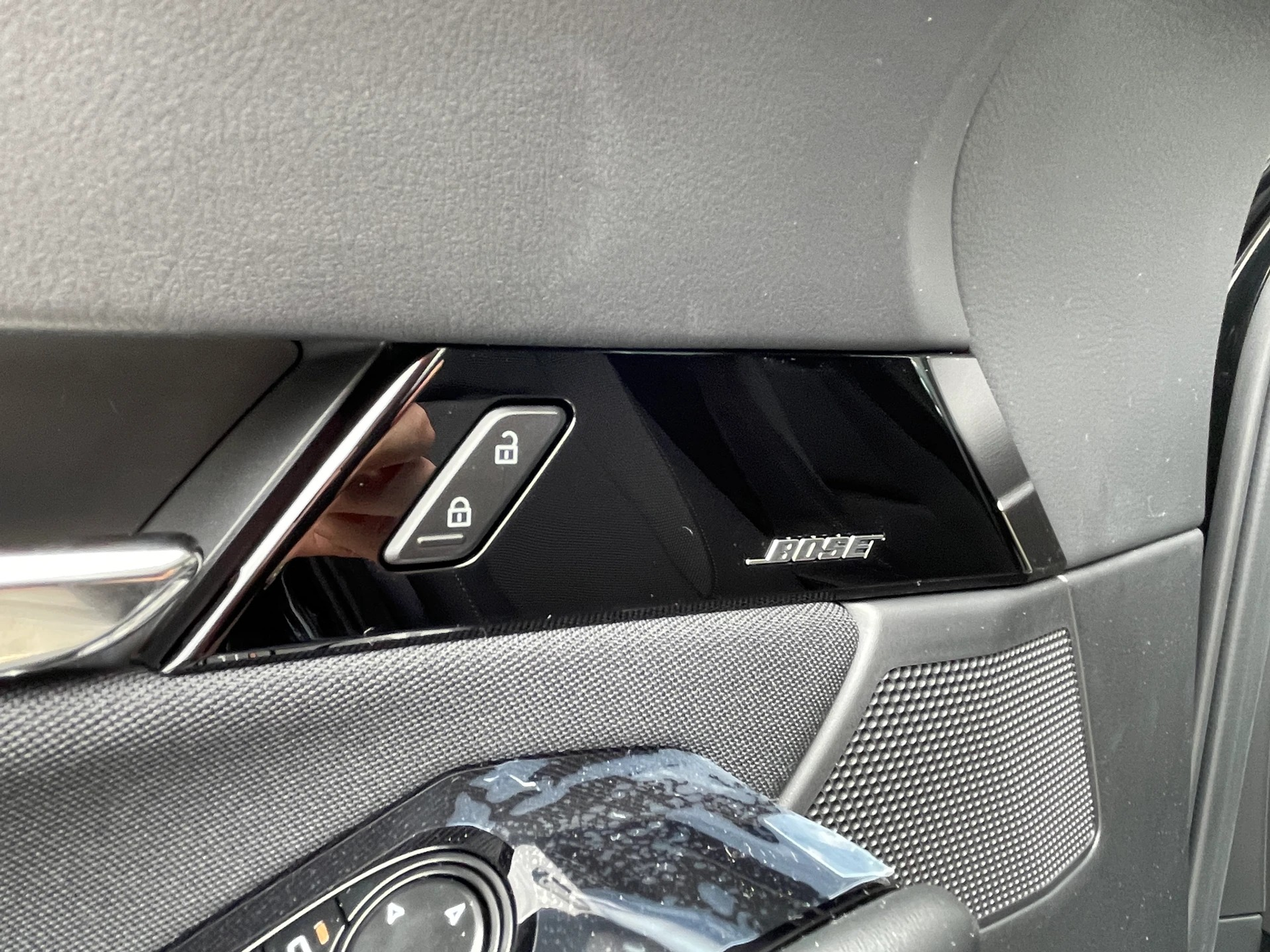 listing desktop thumbnail image 10