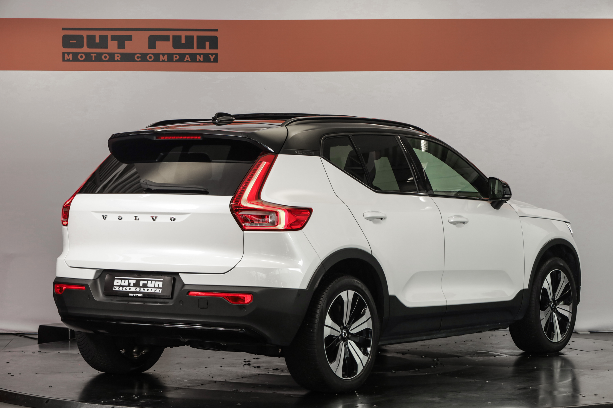 listing desktop thumbnail image 4