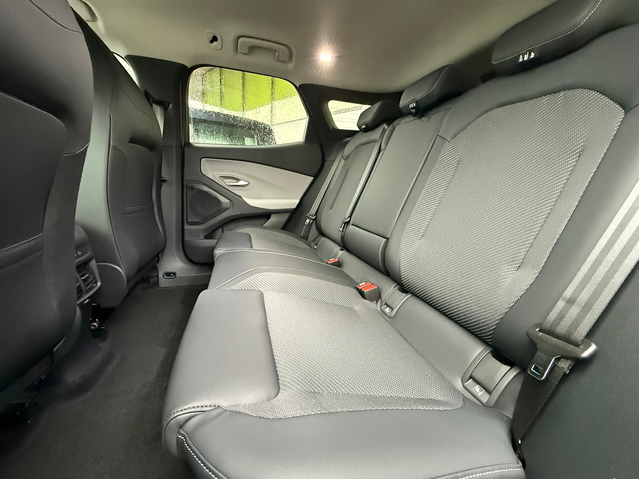 listing desktop thumbnail image 7