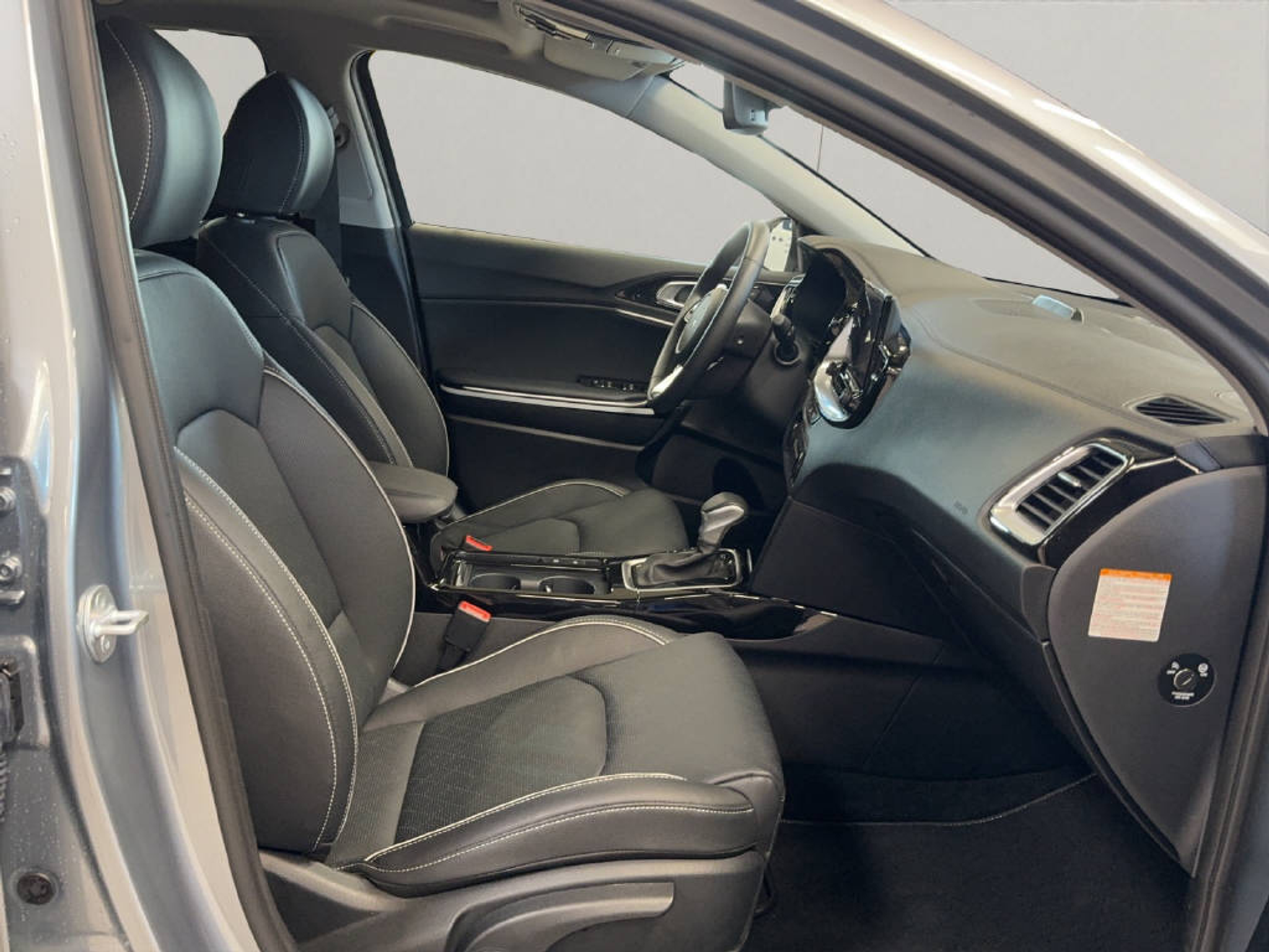 listing desktop thumbnail image 11