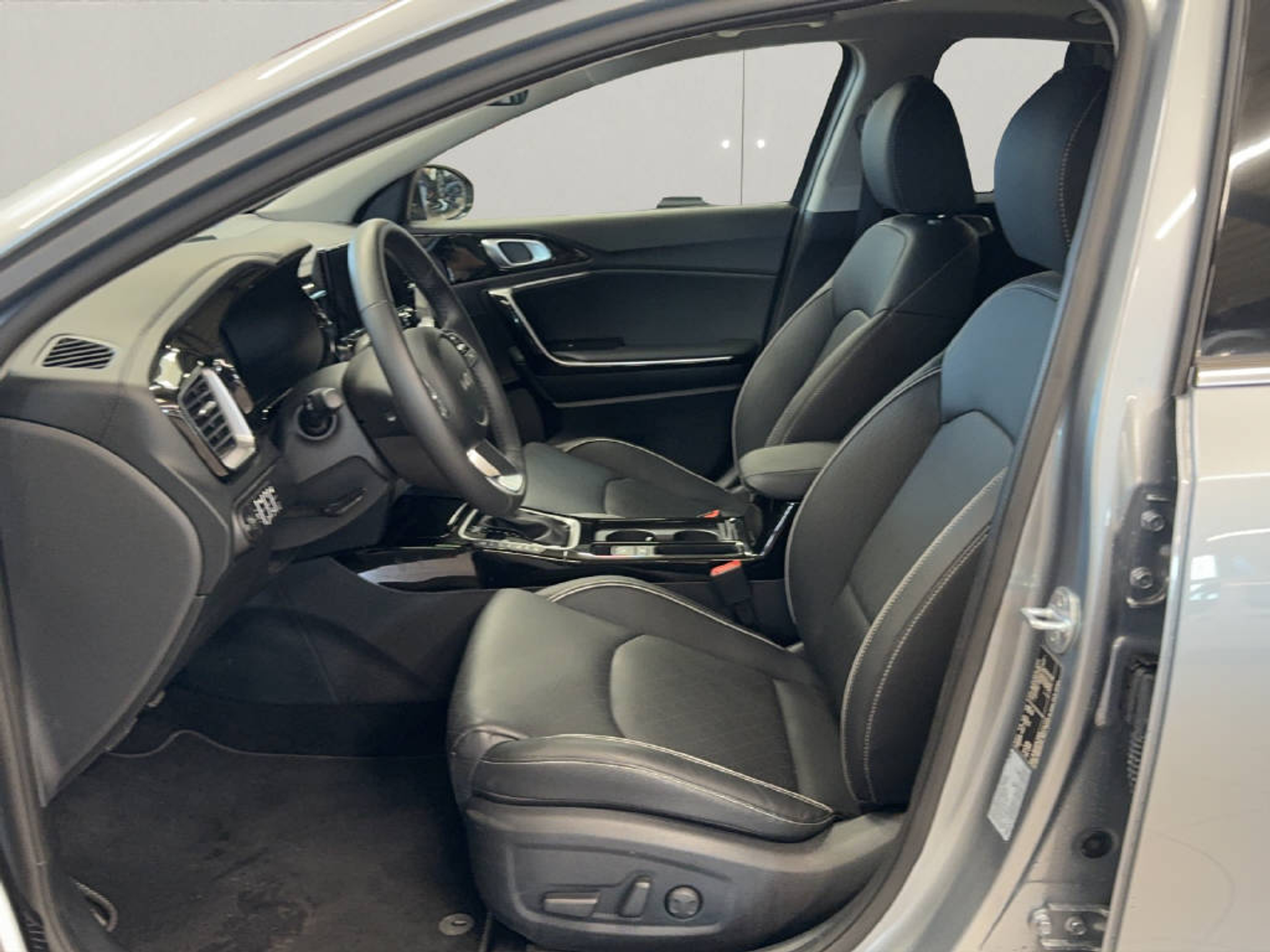 listing desktop thumbnail image 15