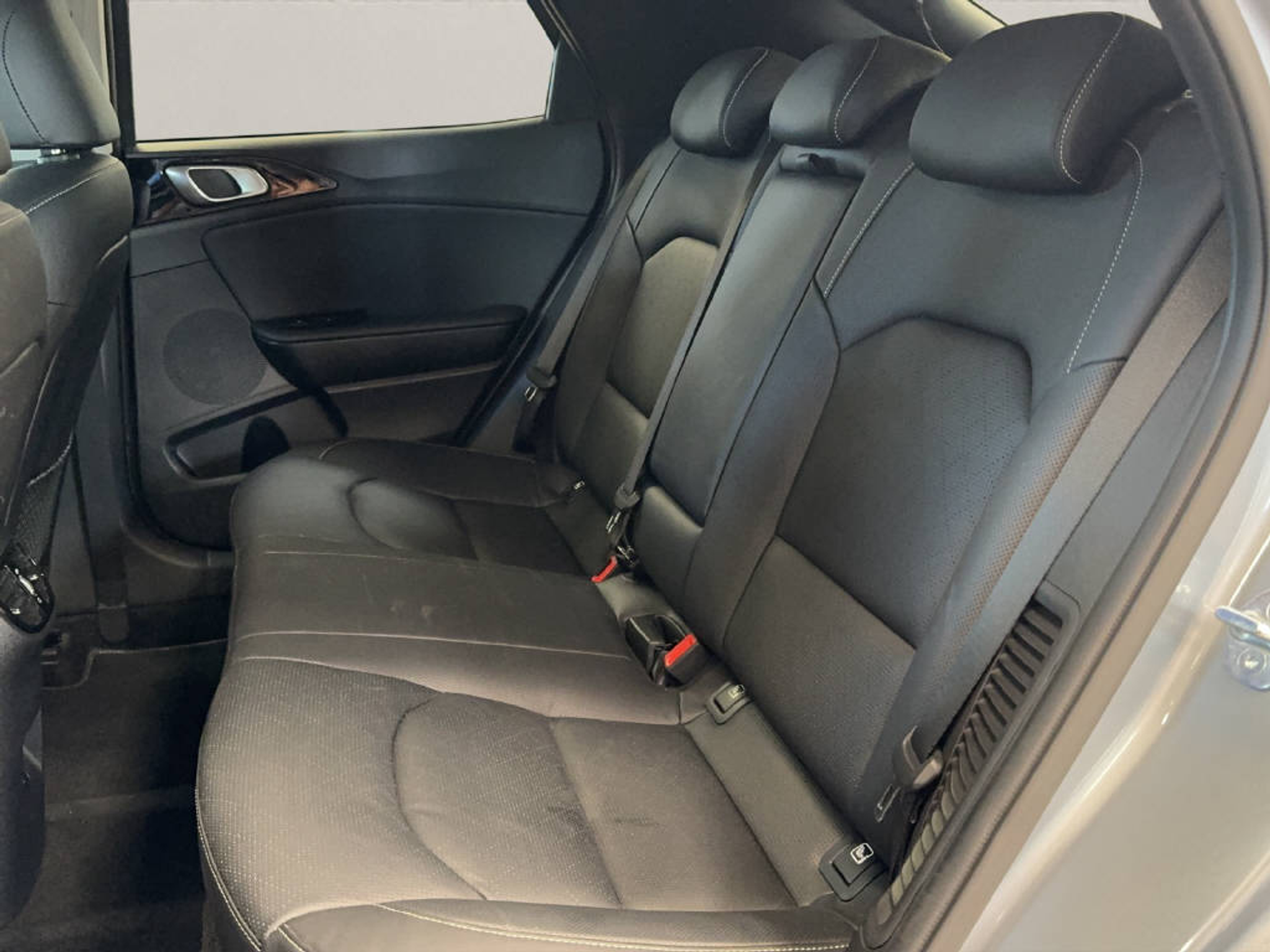 listing desktop thumbnail image 8