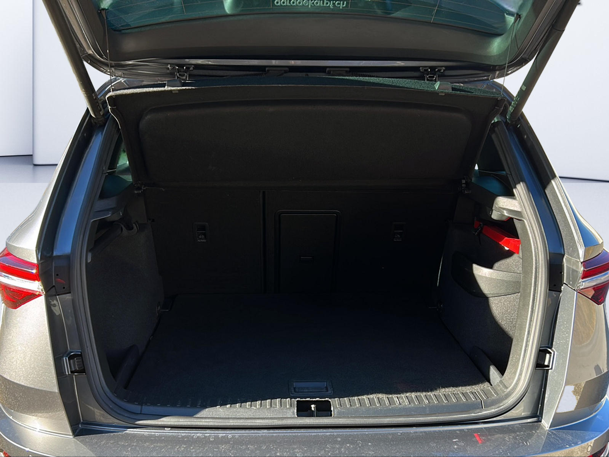 listing desktop thumbnail image 8