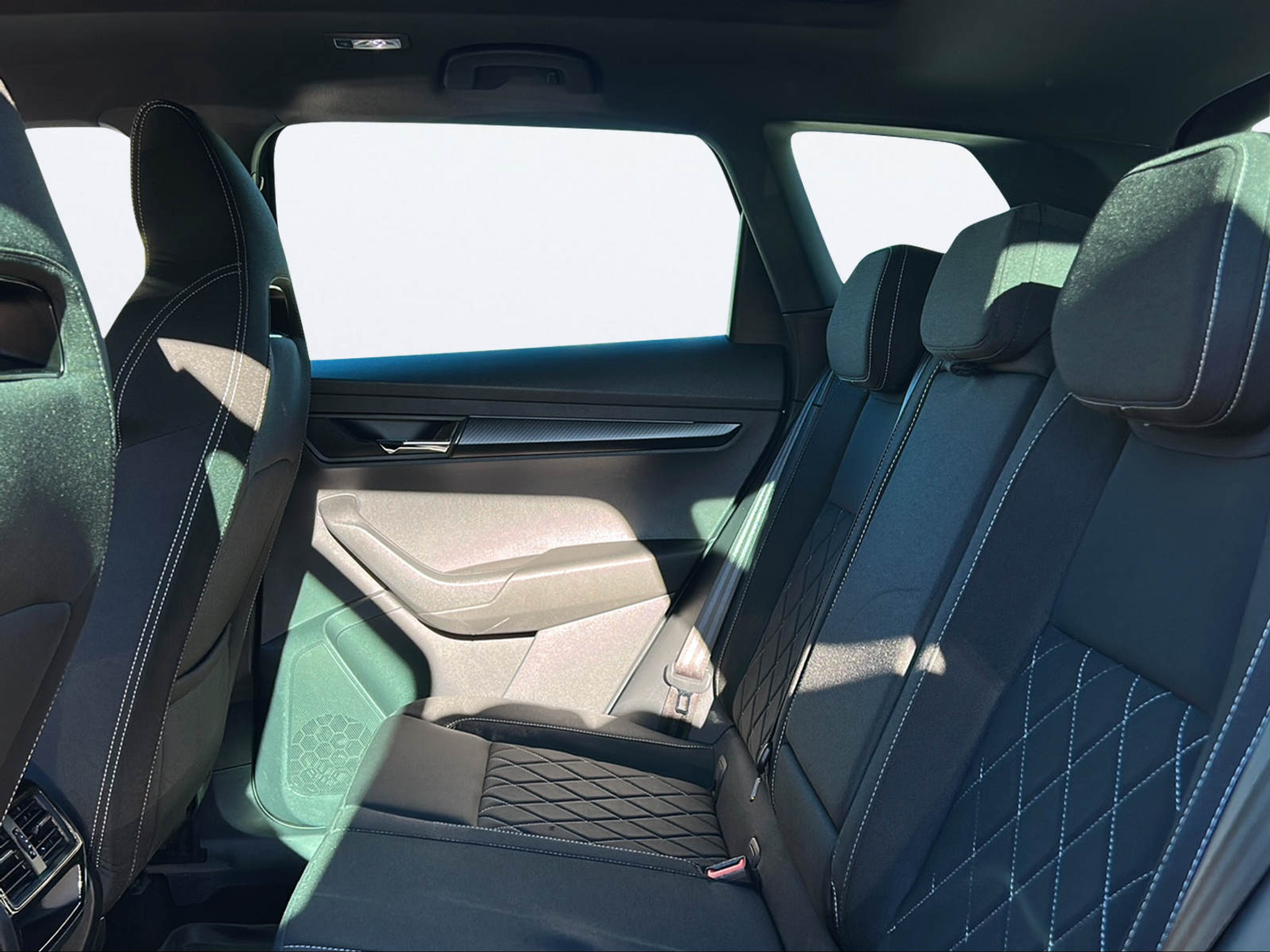 listing desktop thumbnail image 13