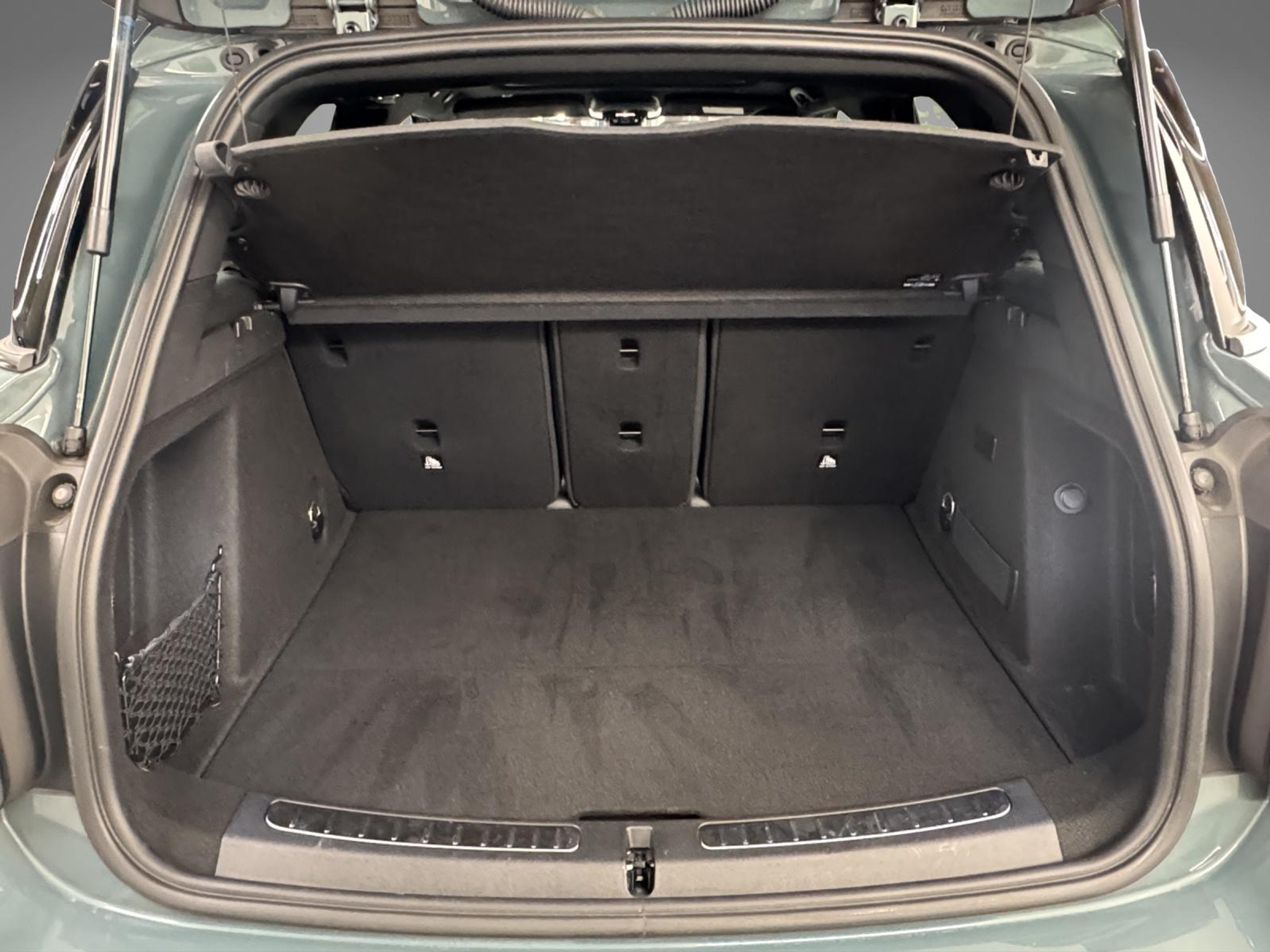 listing desktop thumbnail image 9