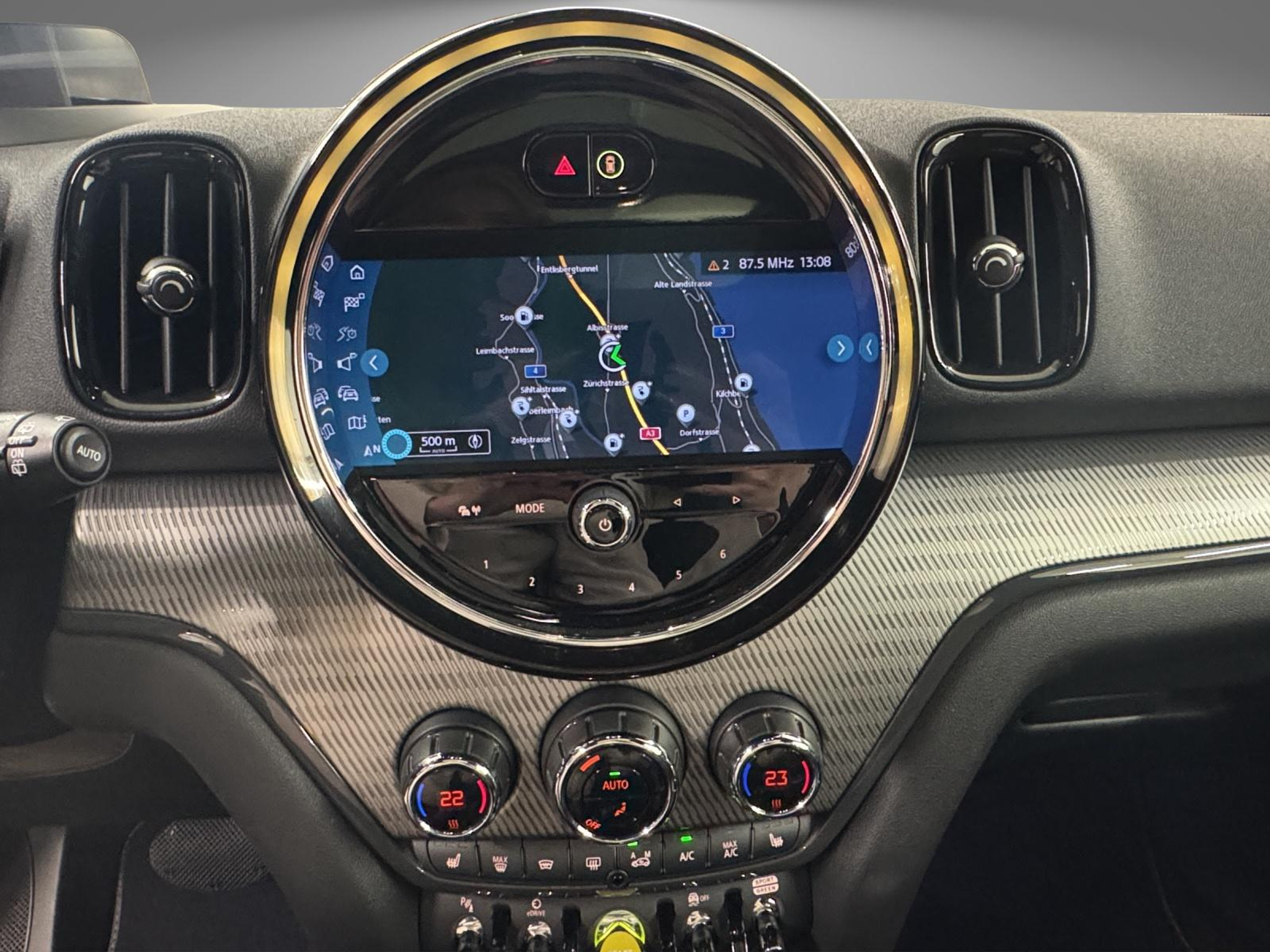 listing desktop thumbnail image 18