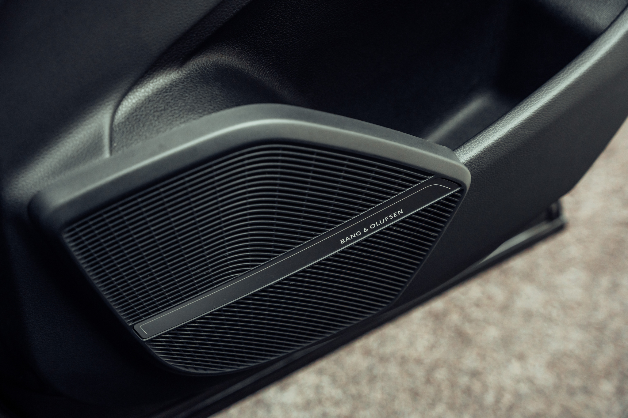 listing desktop thumbnail image 19