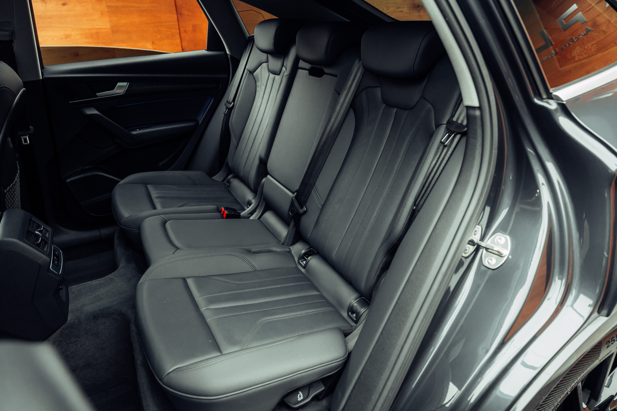 listing desktop thumbnail image 7