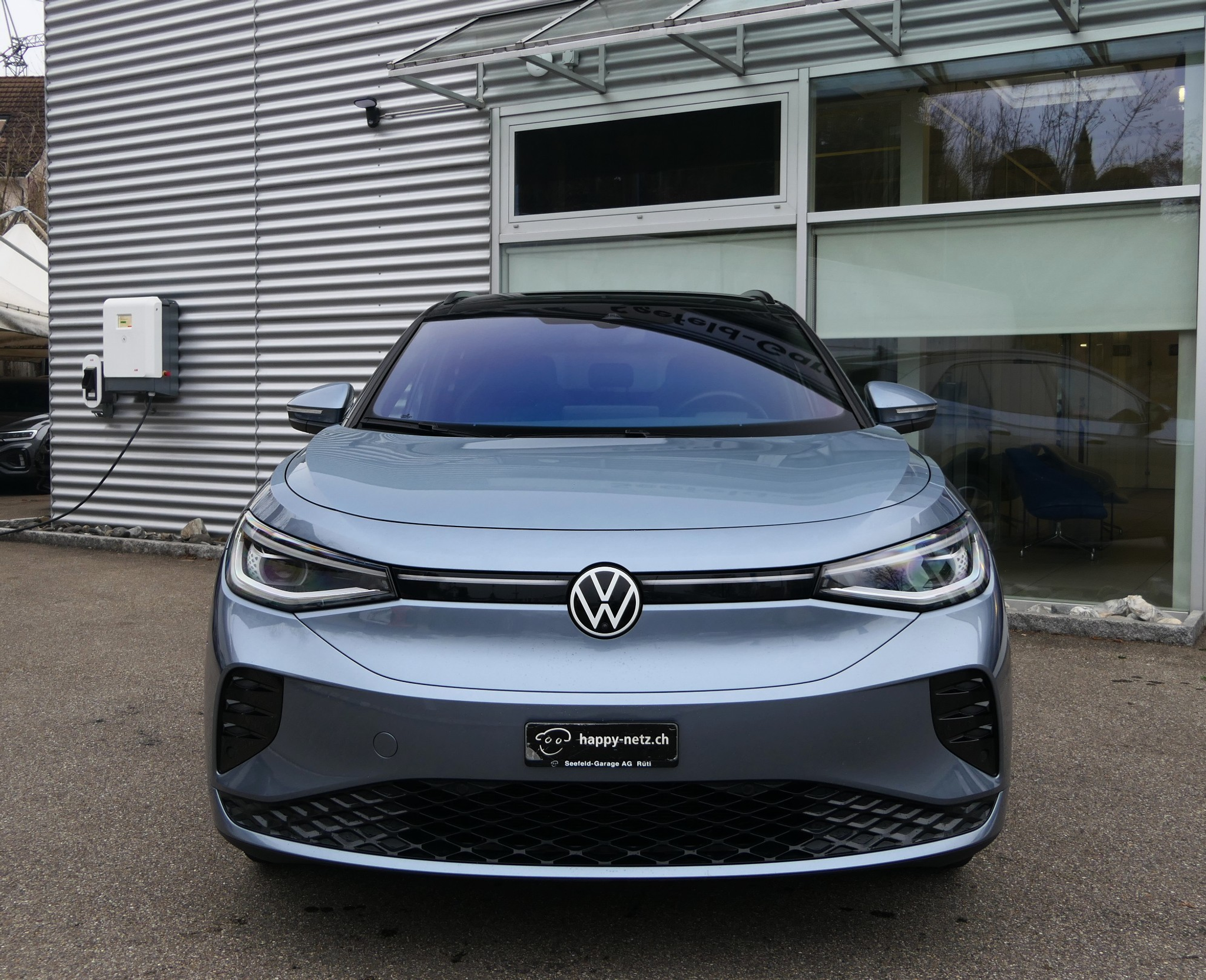 listing desktop thumbnail image 1