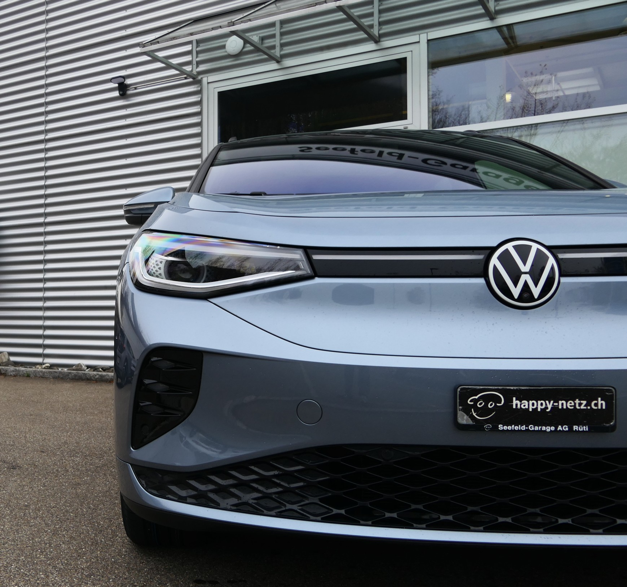 listing desktop thumbnail image 2