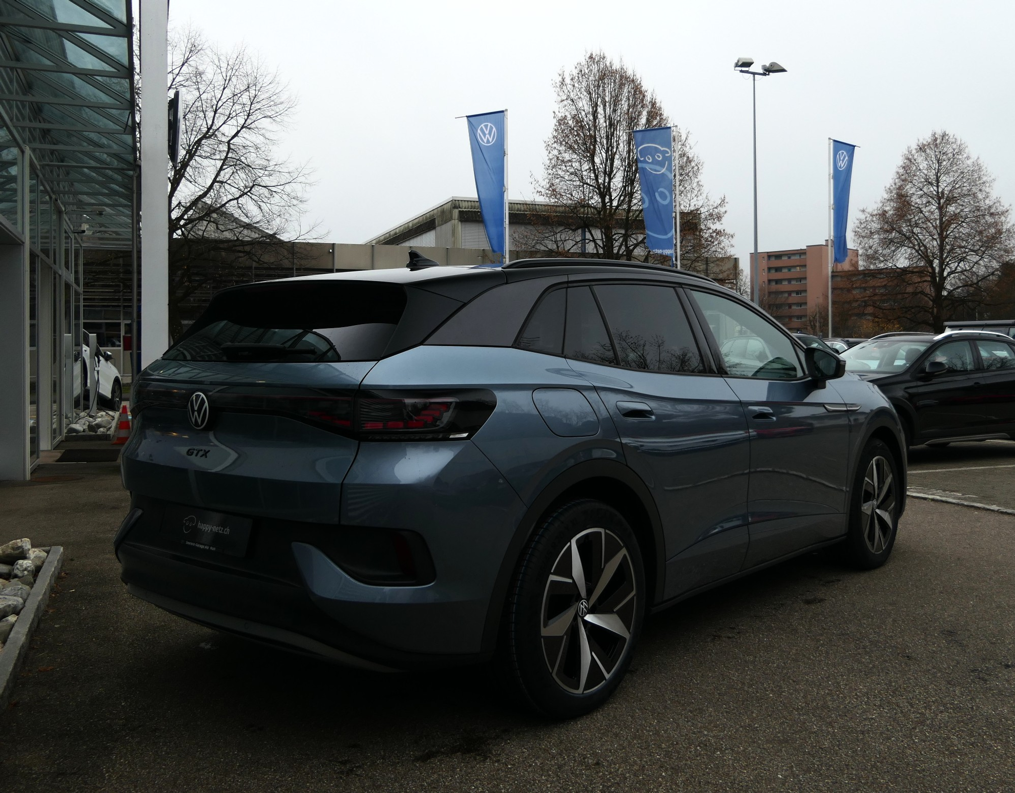 listing desktop thumbnail image 4