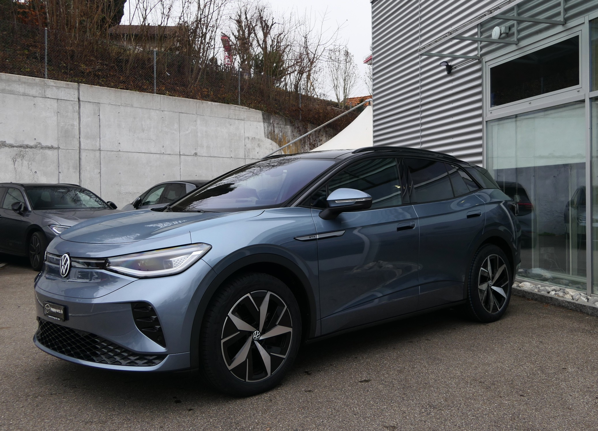 listing desktop thumbnail image 3